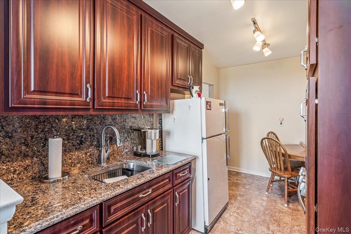 #12 photo, 151-05 Cross Island Parkway, クイーンズ区 Whitestone , NY 11357