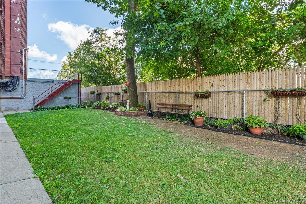 #19 photo, 151-05 Cross Island Parkway, クイーンズ区 Whitestone , NY 11357