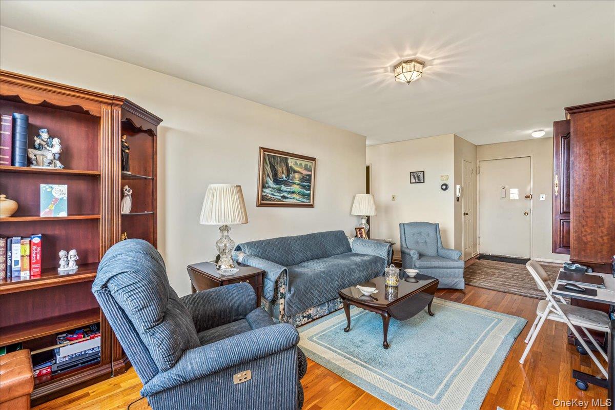 #7 photo, 151-05 Cross Island Parkway, クイーンズ区 Whitestone , NY 11357