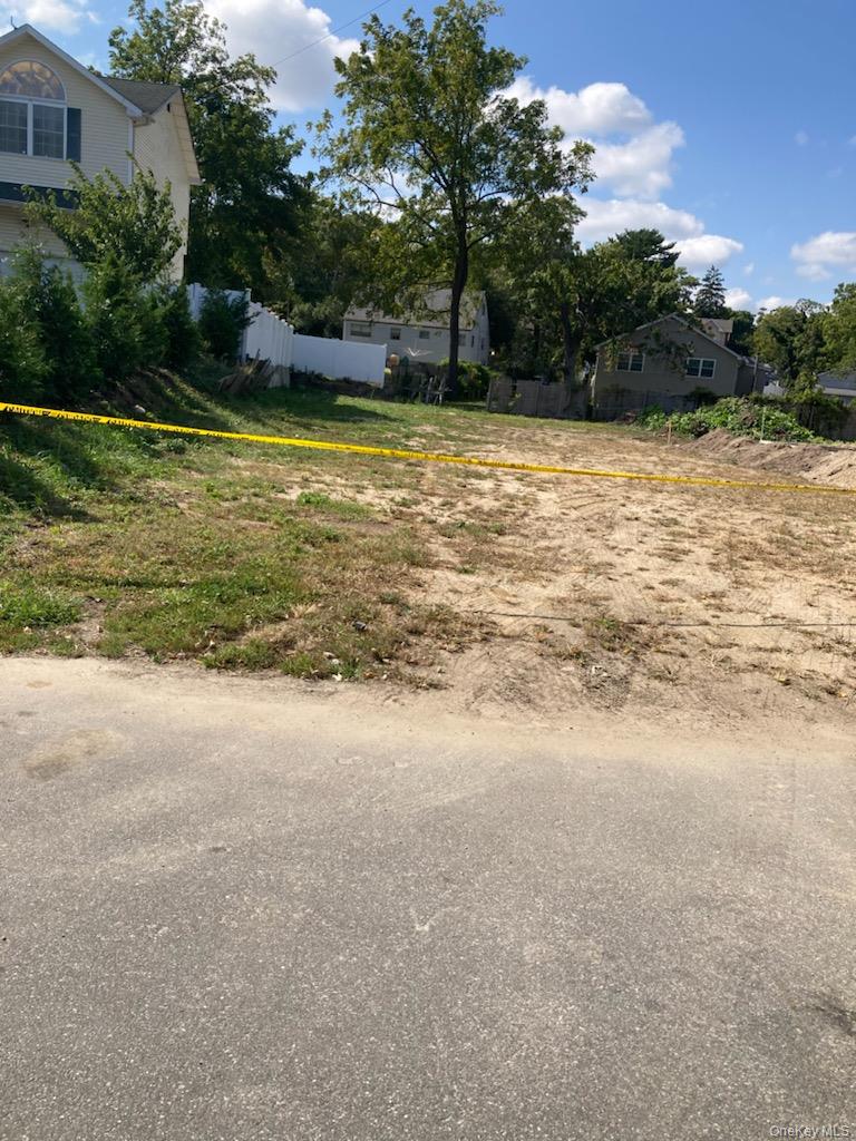 #1 photo, 12 Chestnut, サフォーク郡 Wyandanch , NY 11798