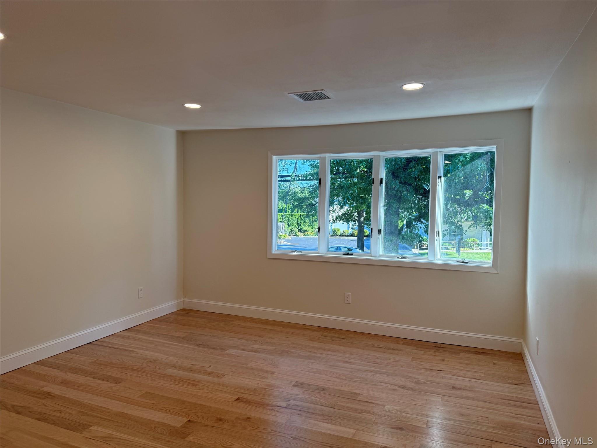 #5 photo, Plainview, Plainview , NY 11803