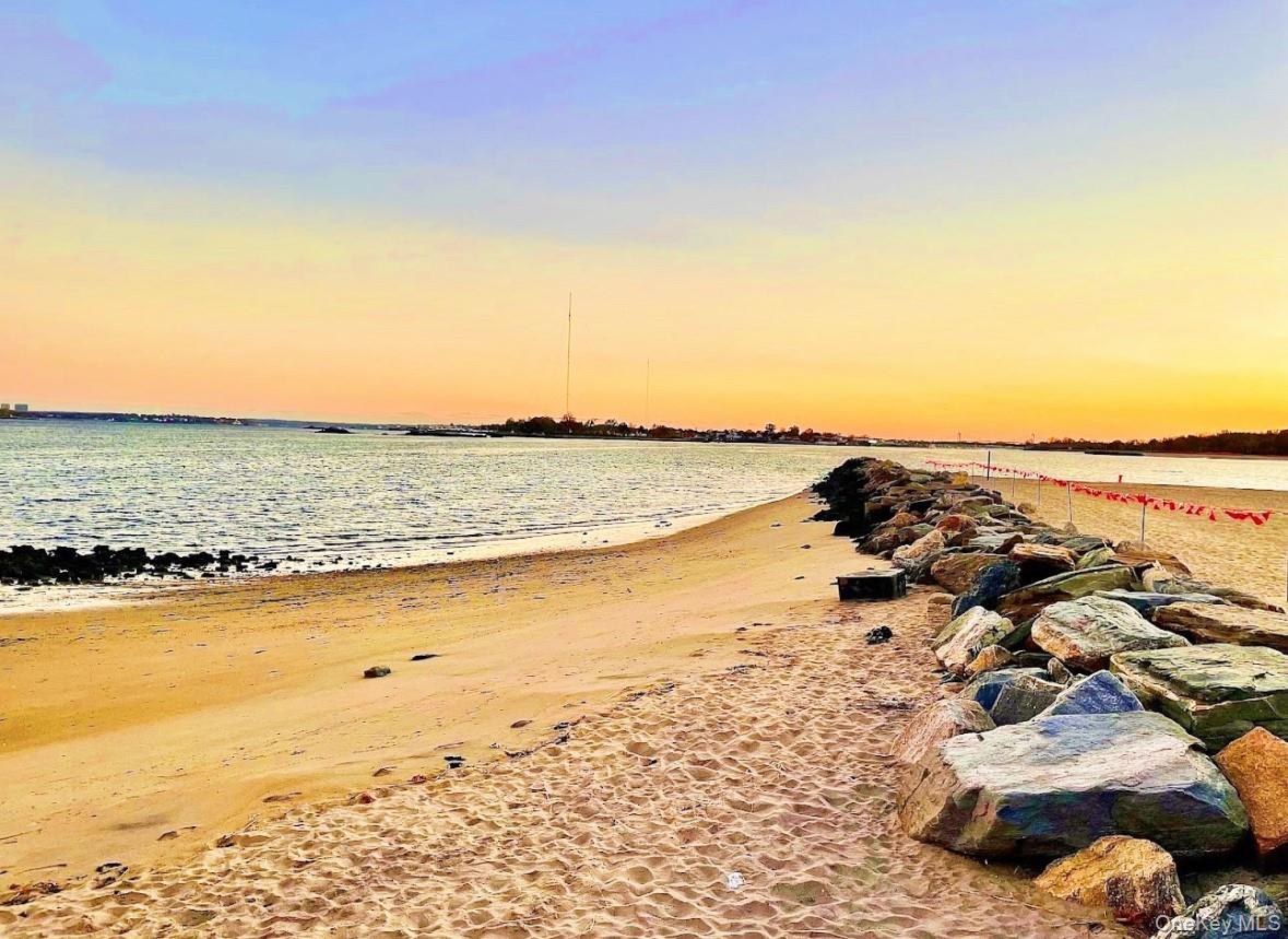 #16 photo, 57 Pennyfield Cp Dr, ブロンクス区 Bronx , NY 10465