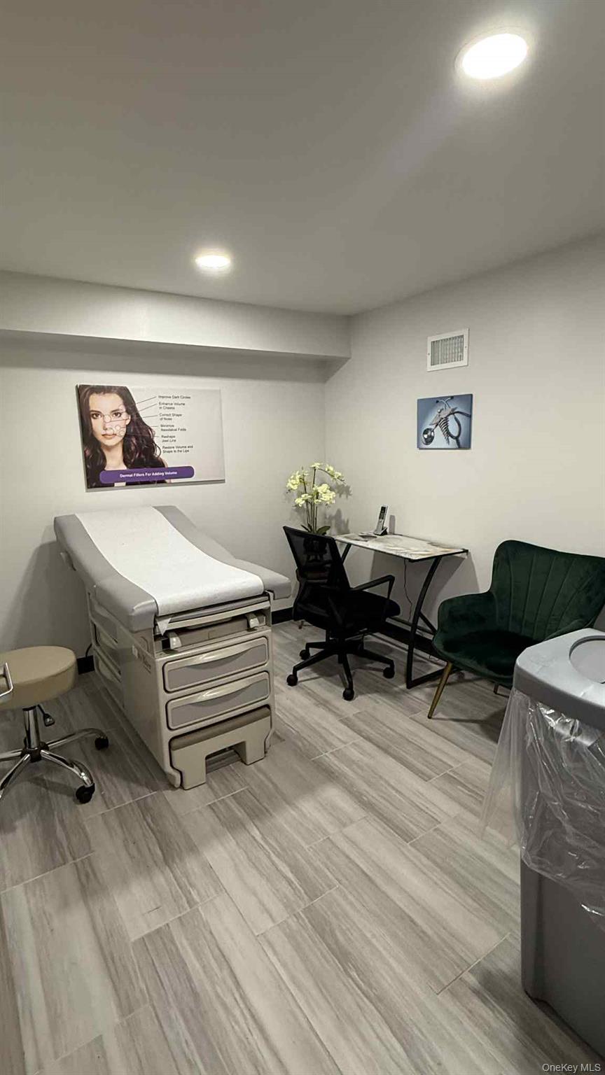 #3 photo, 233-15 Hillside avenue, クイーンズ区 Queens Village , NY 11427