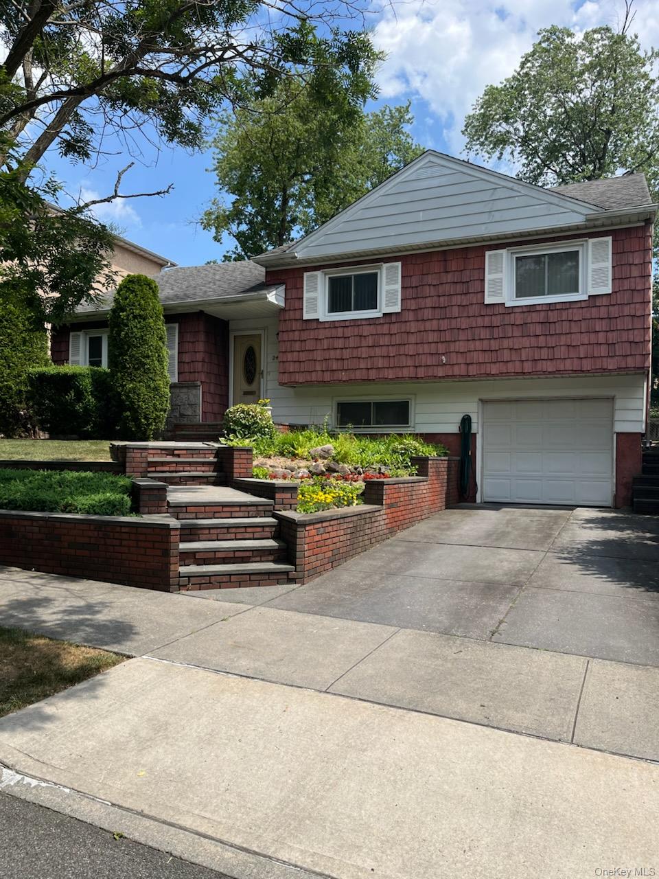 #2 photo, 24914 Cambria Ave Avenue, كوينز Little Neck , NY 11362