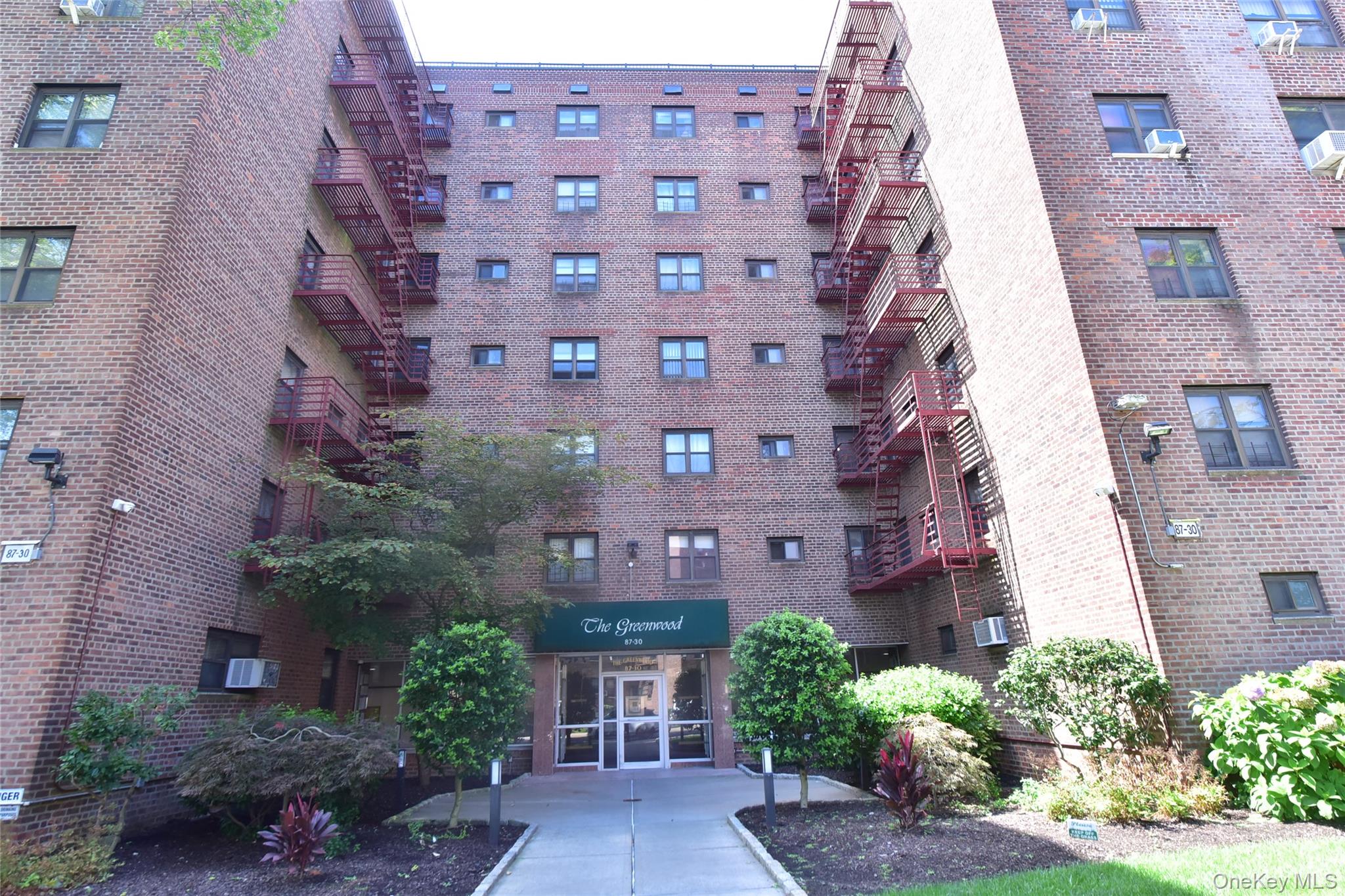 #1 photo, 87-30 204 Street, クイーンズ区 Hollis , NY 11423