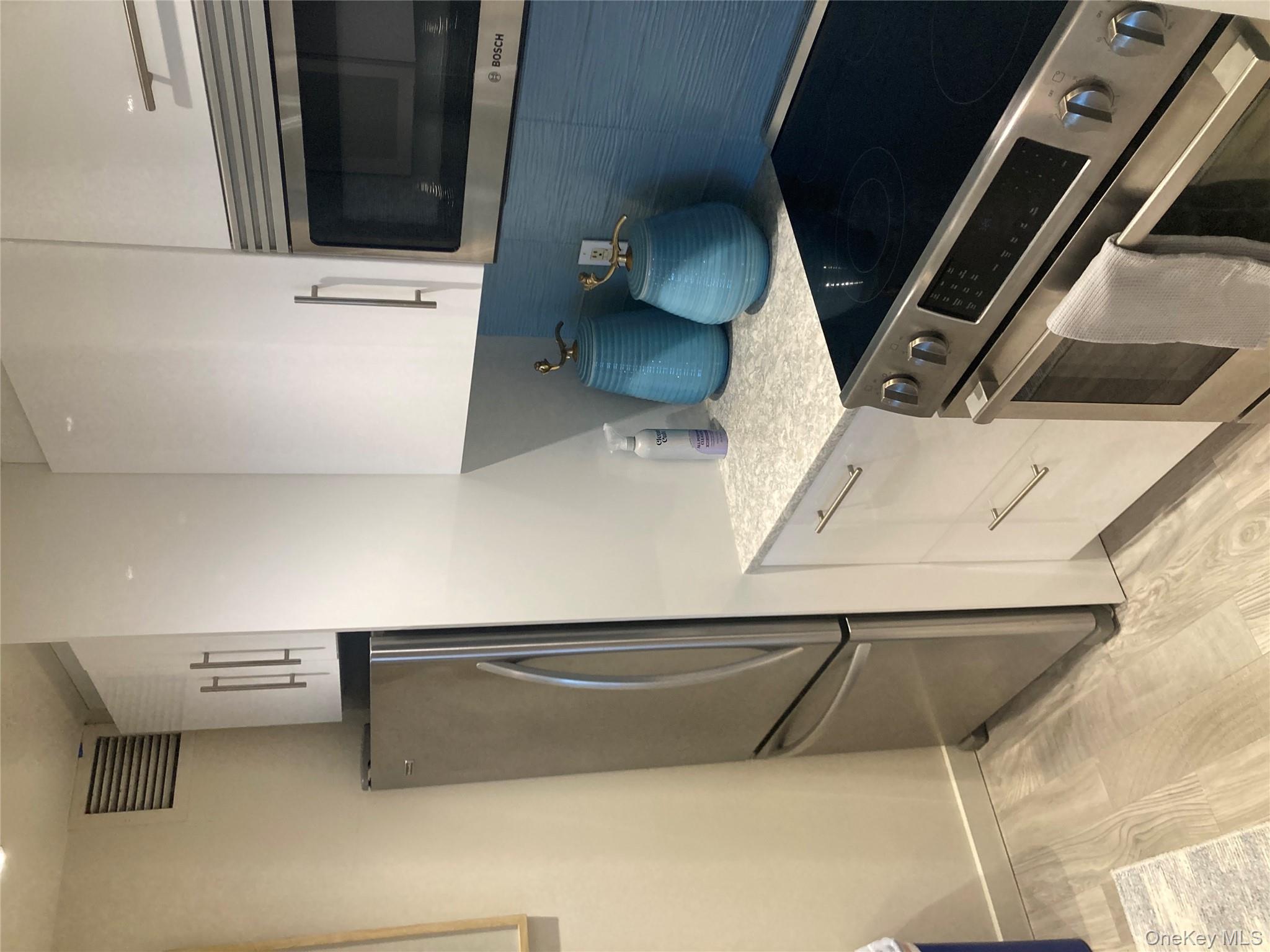 #10 photo, 780 W Broadway, ナッソー郡 Long Beach , NY 11561