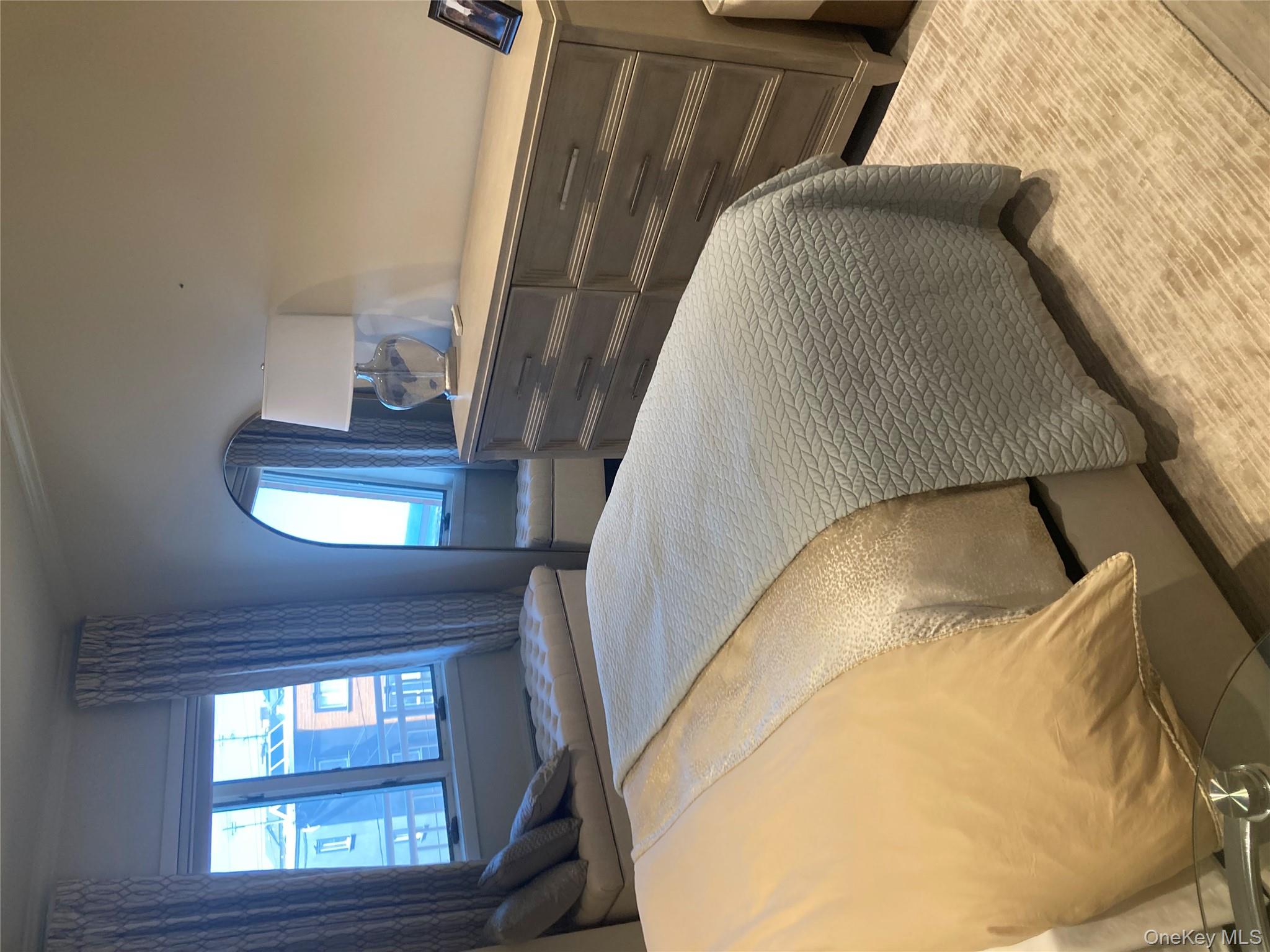 #12 photo, 780 W Broadway, ナッソー郡 Long Beach , NY 11561