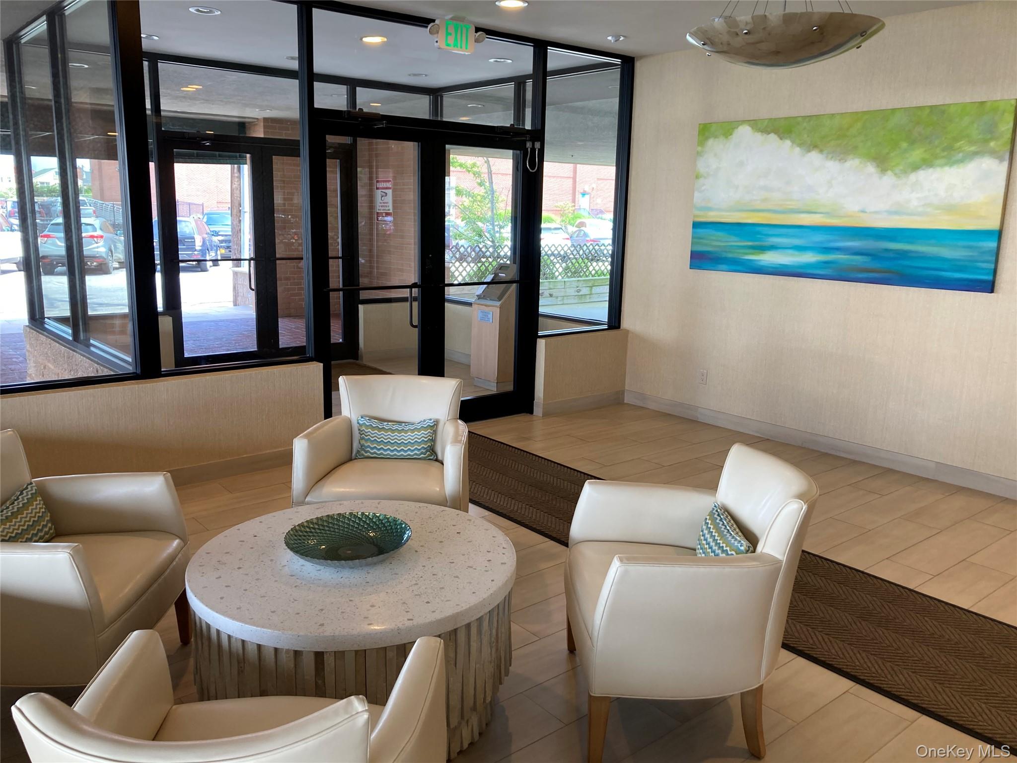 #19 photo, 780 W Broadway, ナッソー郡 Long Beach , NY 11561