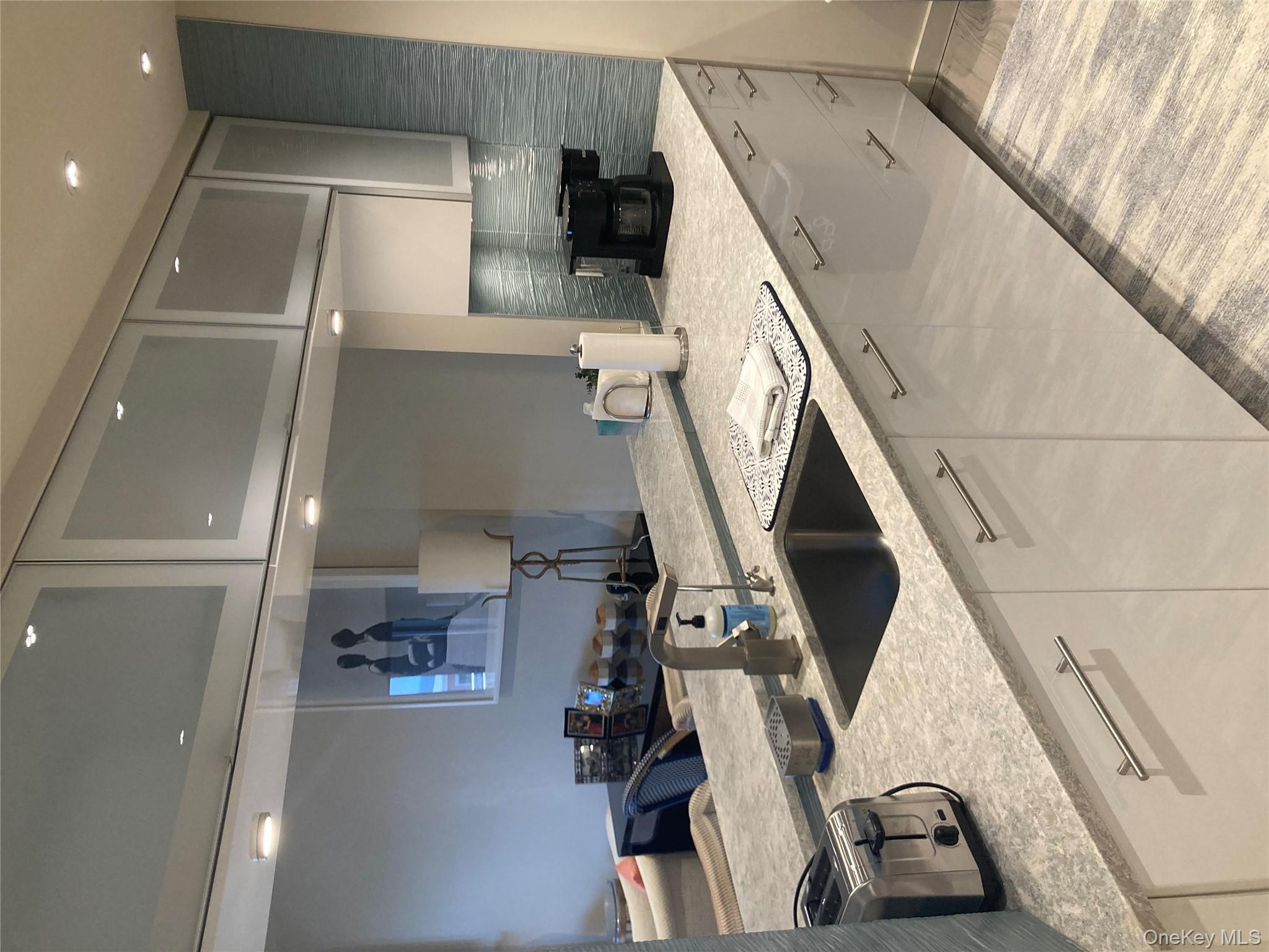 #9 photo, 780 W Broadway, ナッソー郡 Long Beach , NY 11561