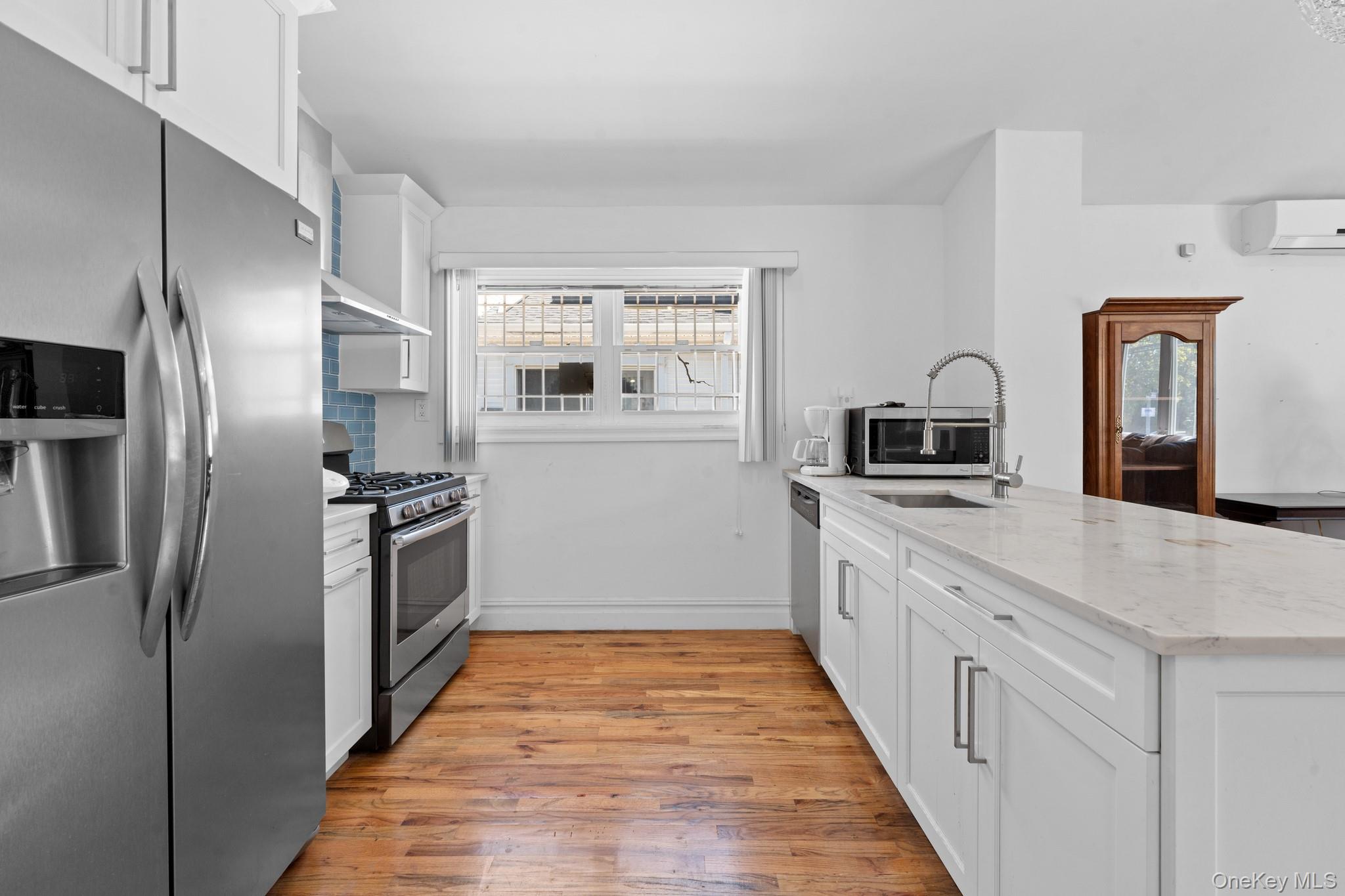#1 photo, 10541 Seaview Avenue, ブルックリン区 Brooklyn , NY 11236