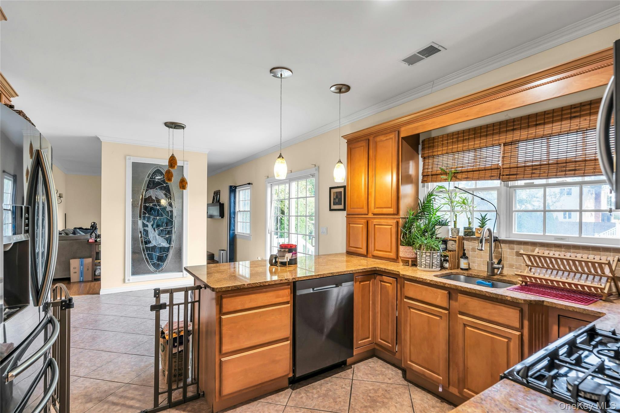 #11 photo, 3 Danamarie Lane, サフォーク郡 East Patchogue , NY 11772