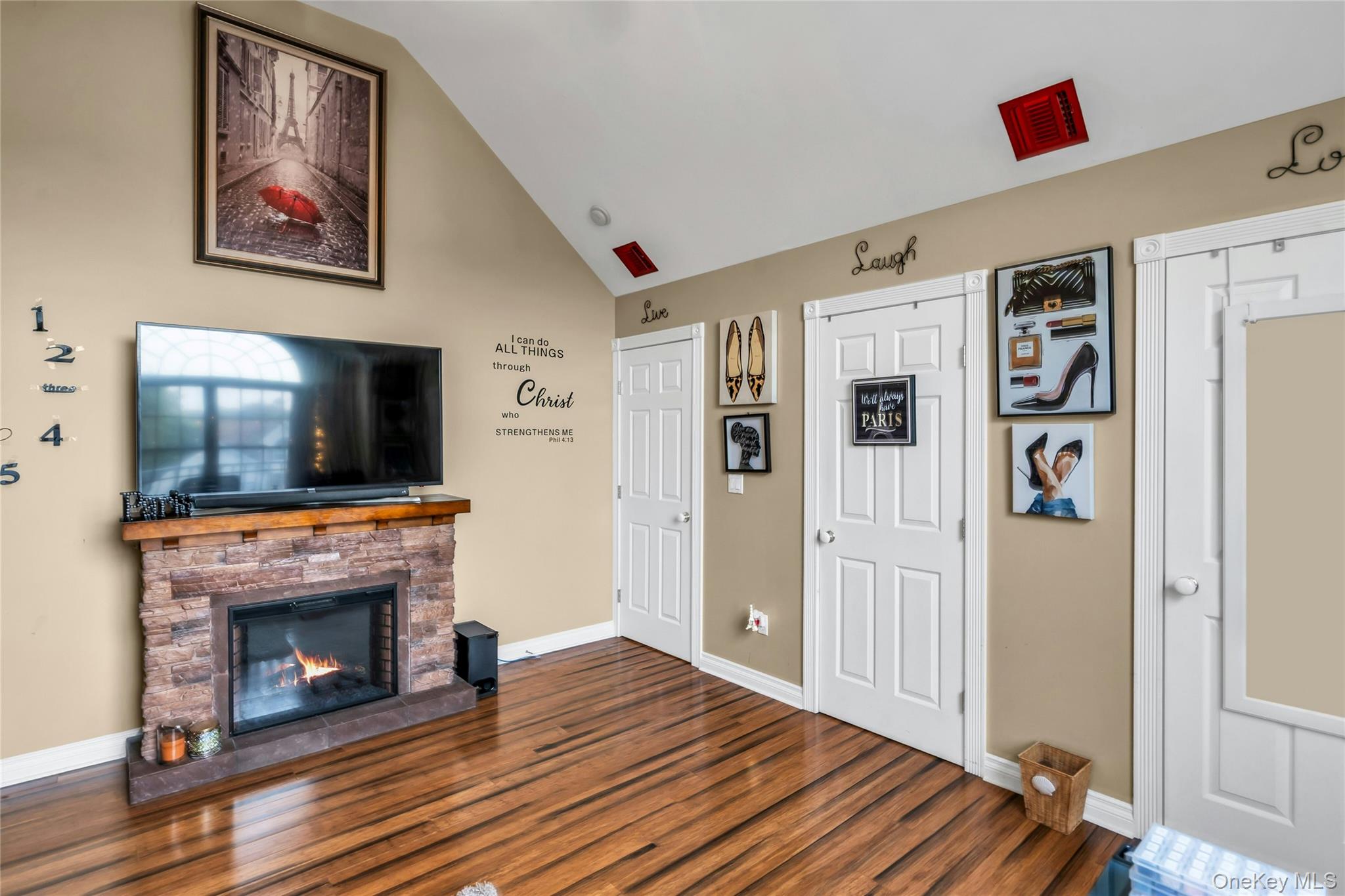 #20 photo, 3 Danamarie Lane, サフォーク郡 East Patchogue , NY 11772