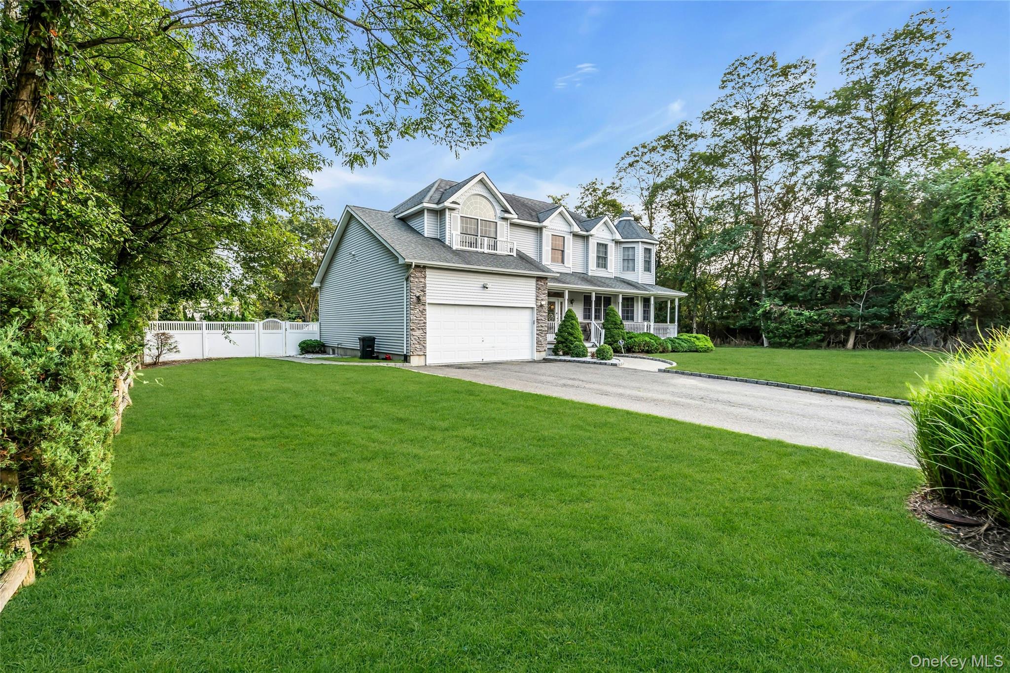 #3 photo, 3 Danamarie Lane, サフォーク郡 East Patchogue , NY 11772