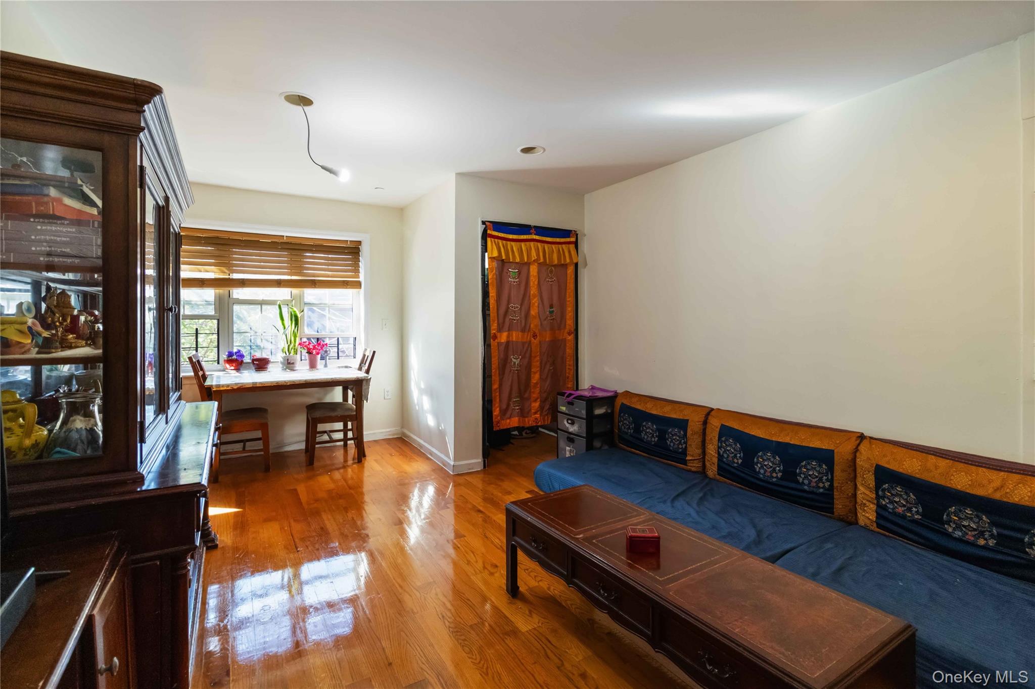 #9 photo, 10223 43 Avenue, クイーンズ区 Corona , NY 11368