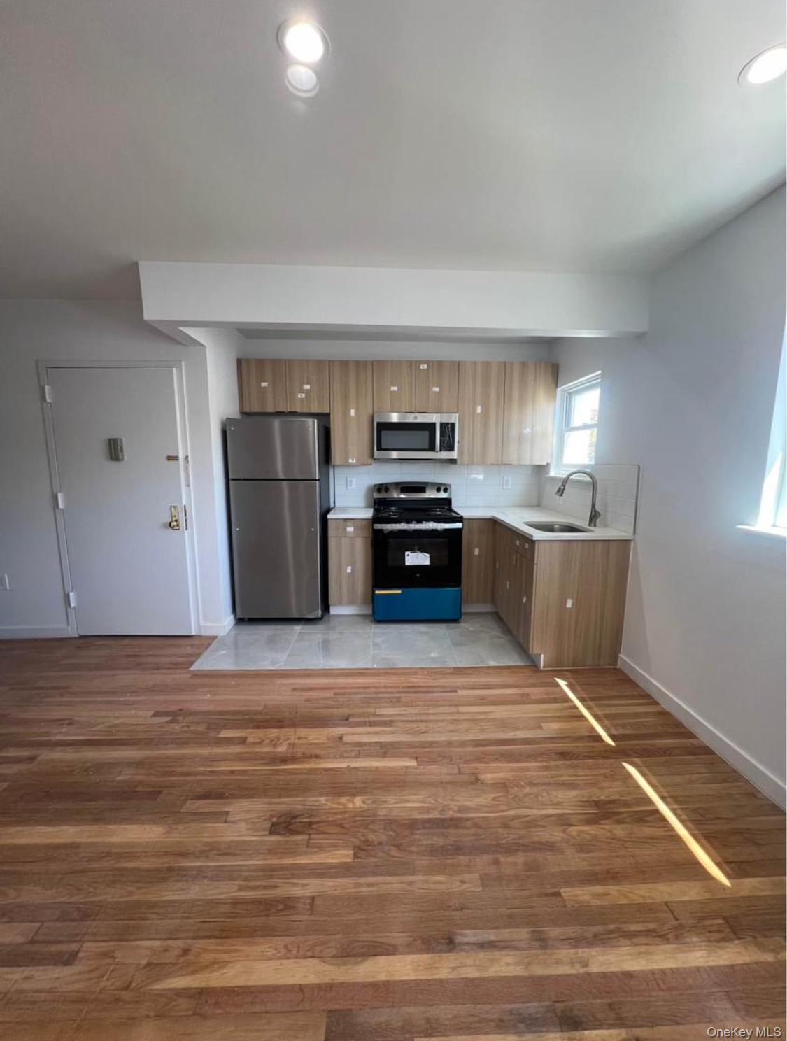 #7 photo, 718 Rosedale Avenue, ブロンクス区 Bronx , NY 10473