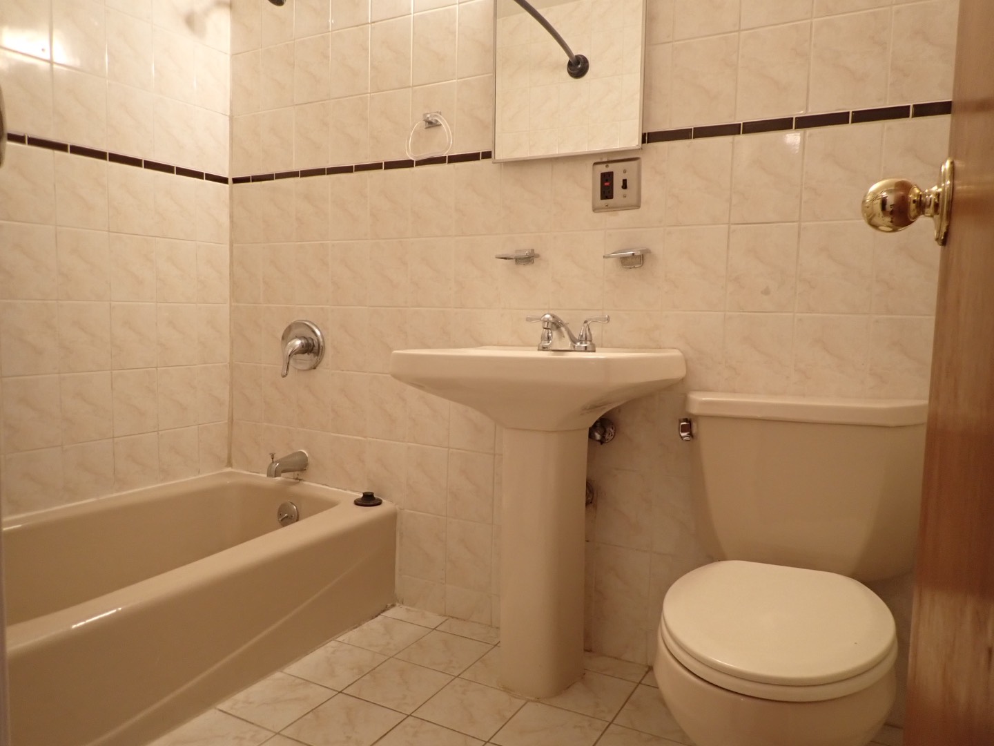 #9 photo, 326 Carlton Ave , #1, ブルックリン区 Fort Greene , NY 11205