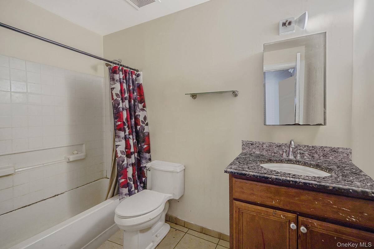 #8 photo, 258 Medea Way, サフォーク郡 Central Islip , NY 11722