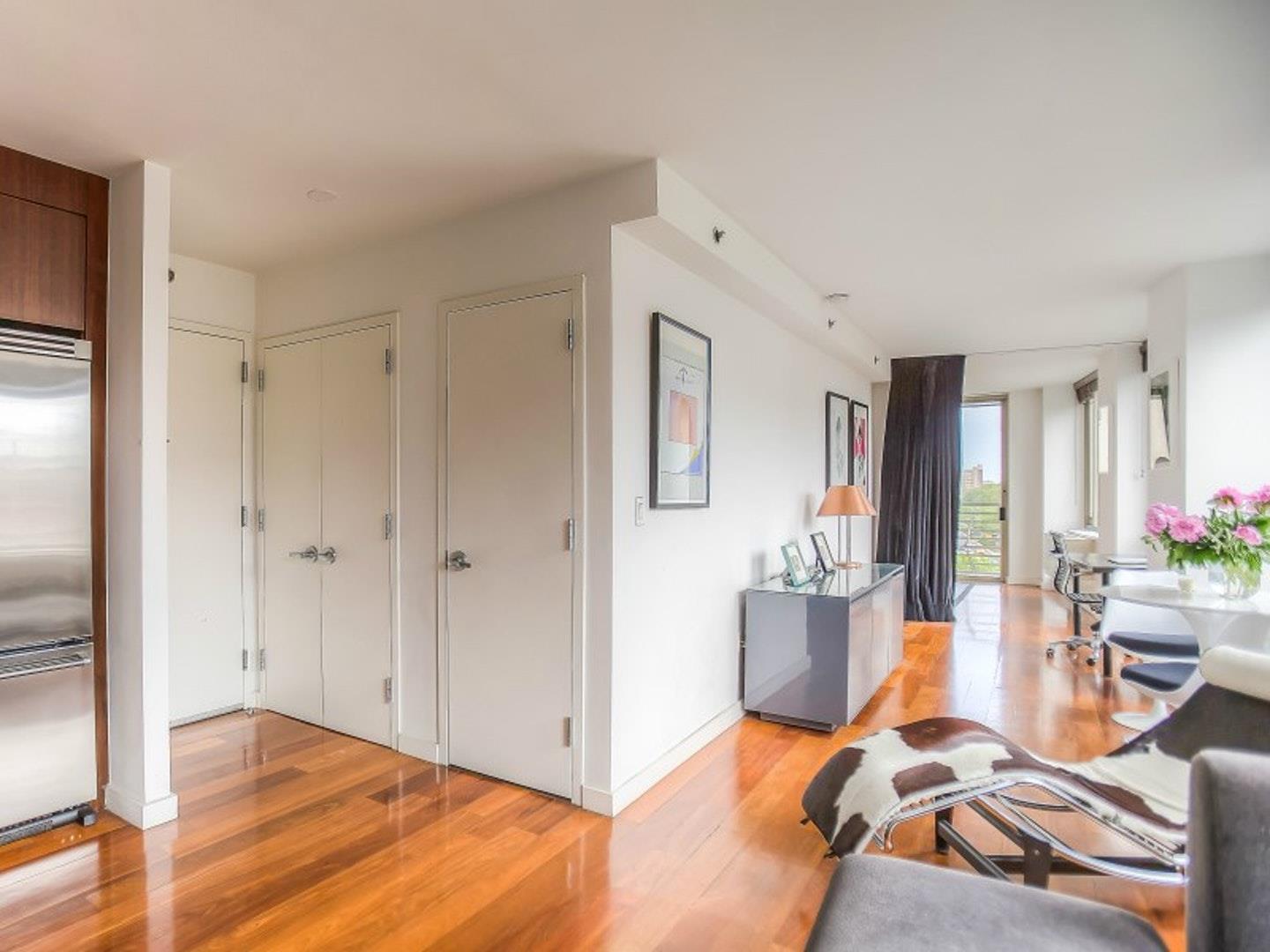 #4 photo, 310 E HOUSTON Street, マンハッタン East Village , NY 10009