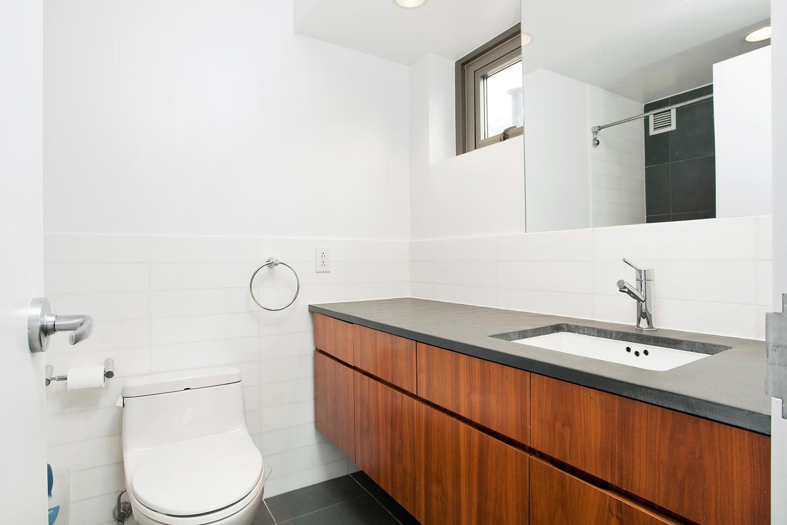 #6 photo, 310 E HOUSTON Street, マンハッタン East Village , NY 10009