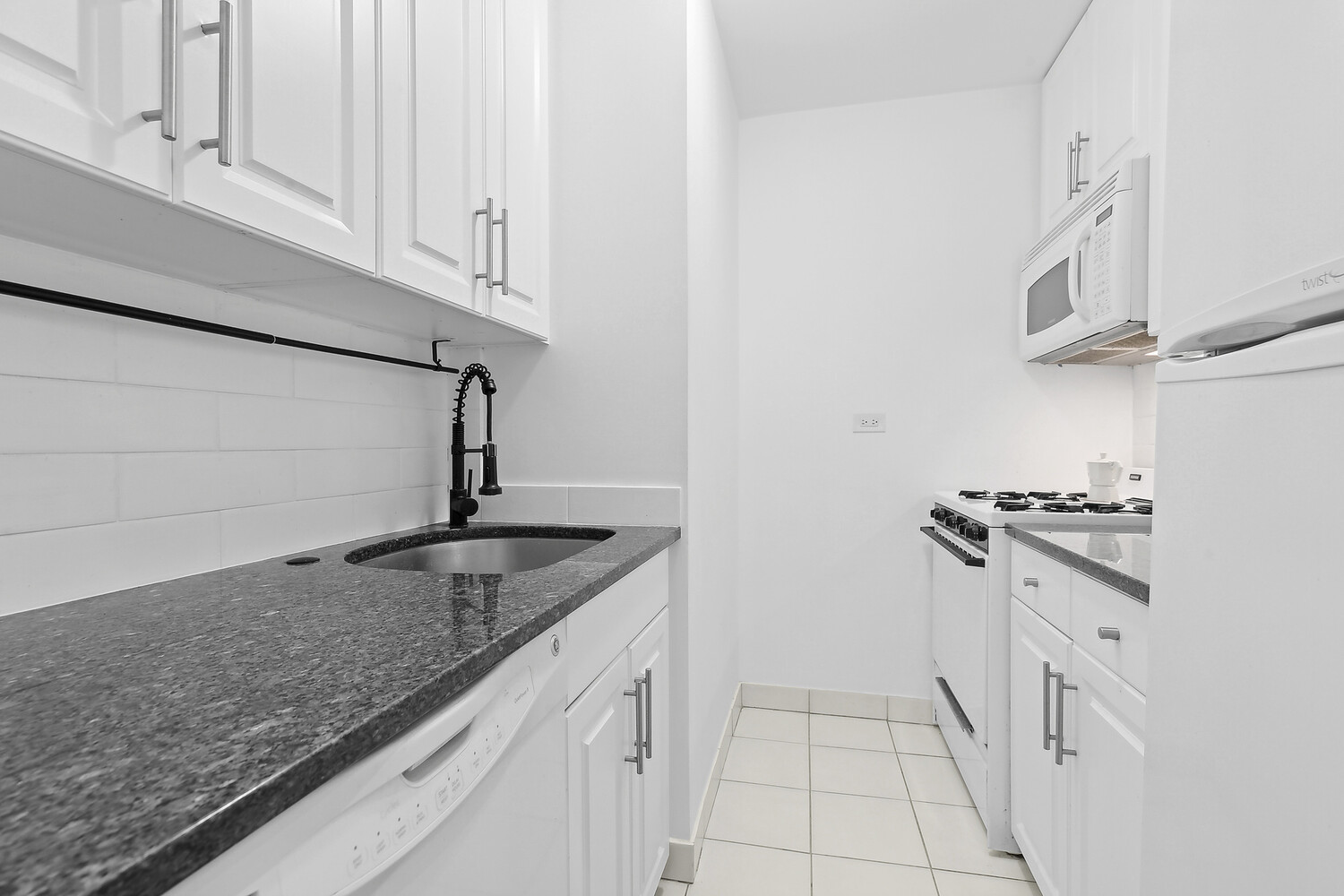 #3 photo, 310 E 46TH Street, マンハッタン Turtle Bay , NY 10017