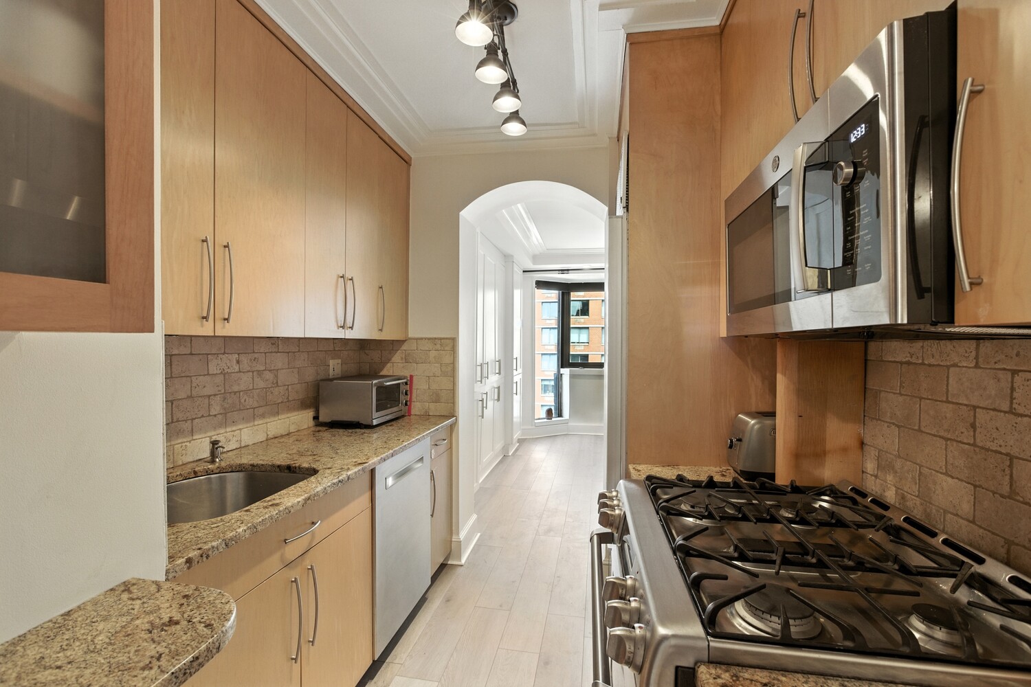 #9 photo, 1725 YORK Avenue, マンハッタン Yorkville , NY 10128