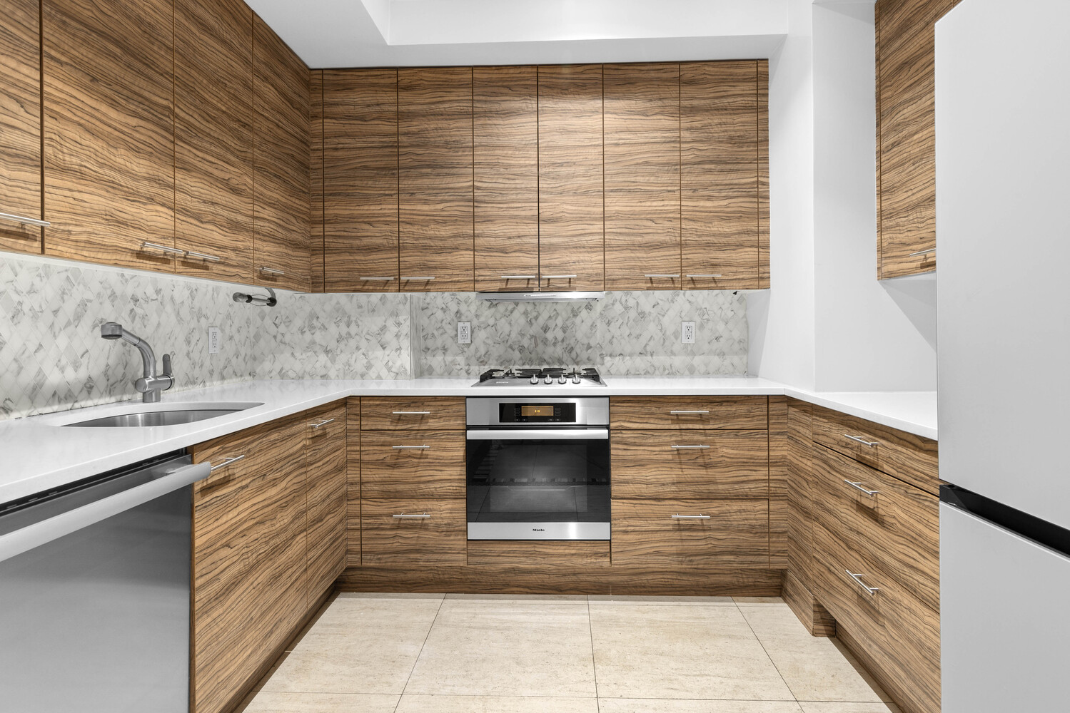 #3 photo, 150 CENTRAL Park S, マンハッタン Central Park South , NY 10019