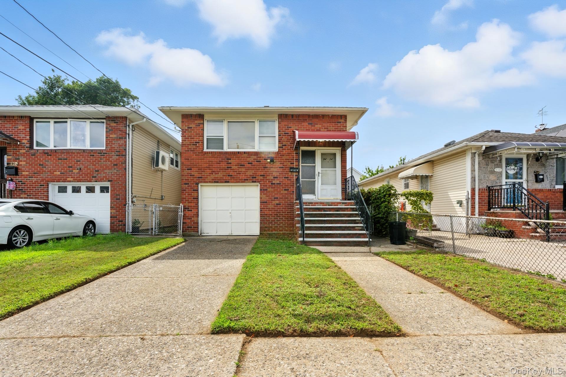 #1 photo, 94-34 238th Street, 長島 花卉園 Floral Park , NY 11001