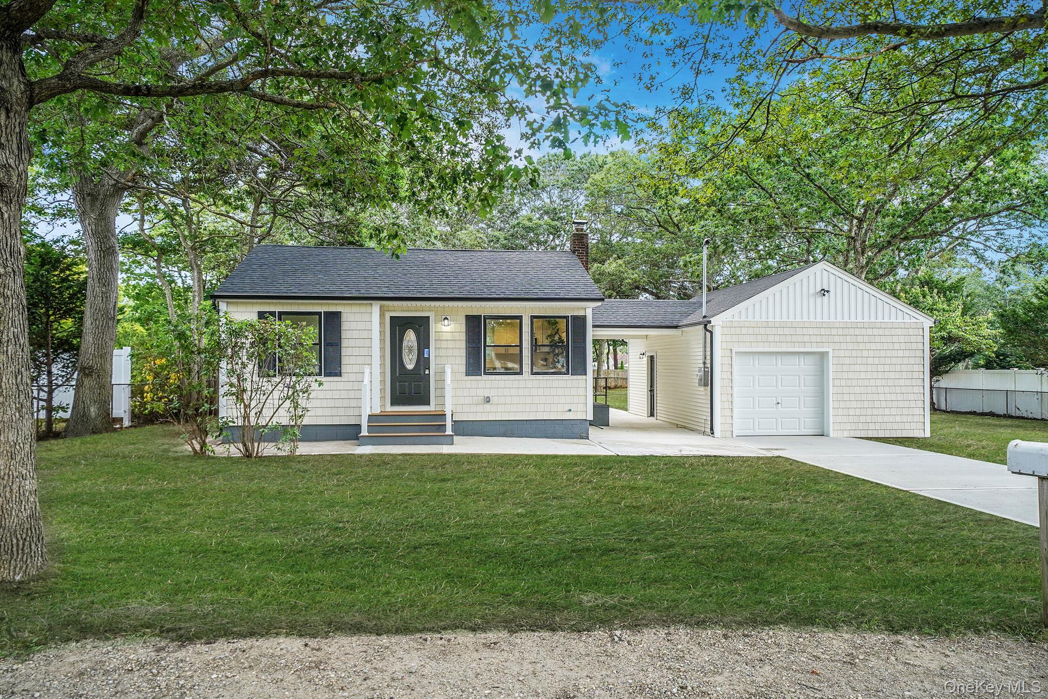 #1 photo, 25 Powell Avenue, 东长岛 Farmingville , NY 11738