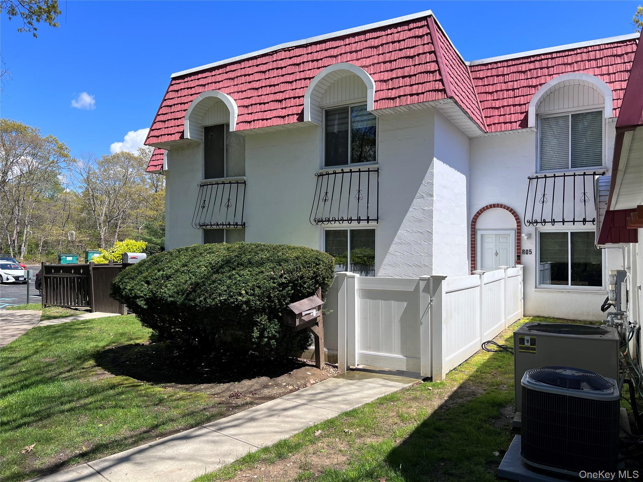 #1 photo, 805 Blue Ridge Drive, サフォーク郡 Medford , NY 11763