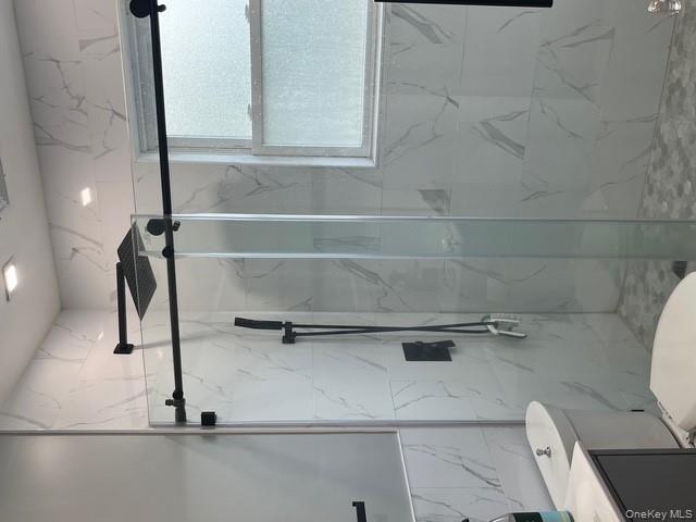 #18 photo, 172 W Nicholai Street, ナッソー郡 Hicksville , NY 11801