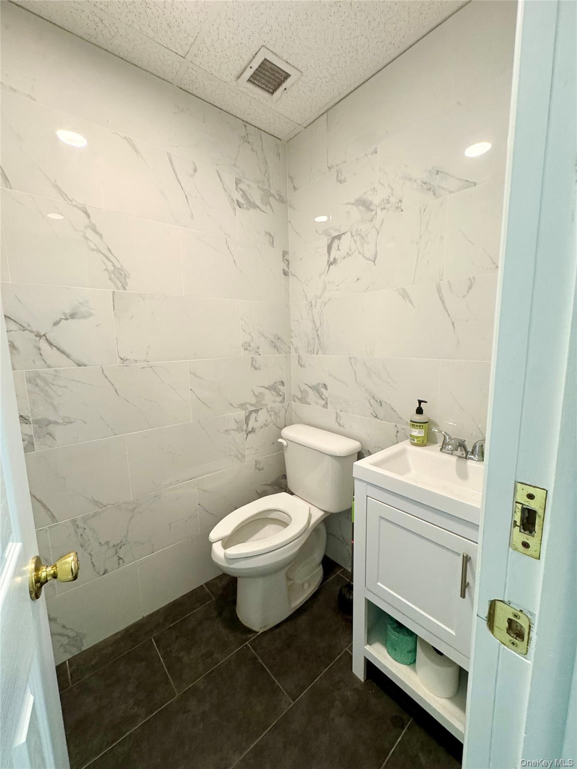 #16 photo, 1040 Hempstead, ナッソー郡 Franklin Square , NY 11010