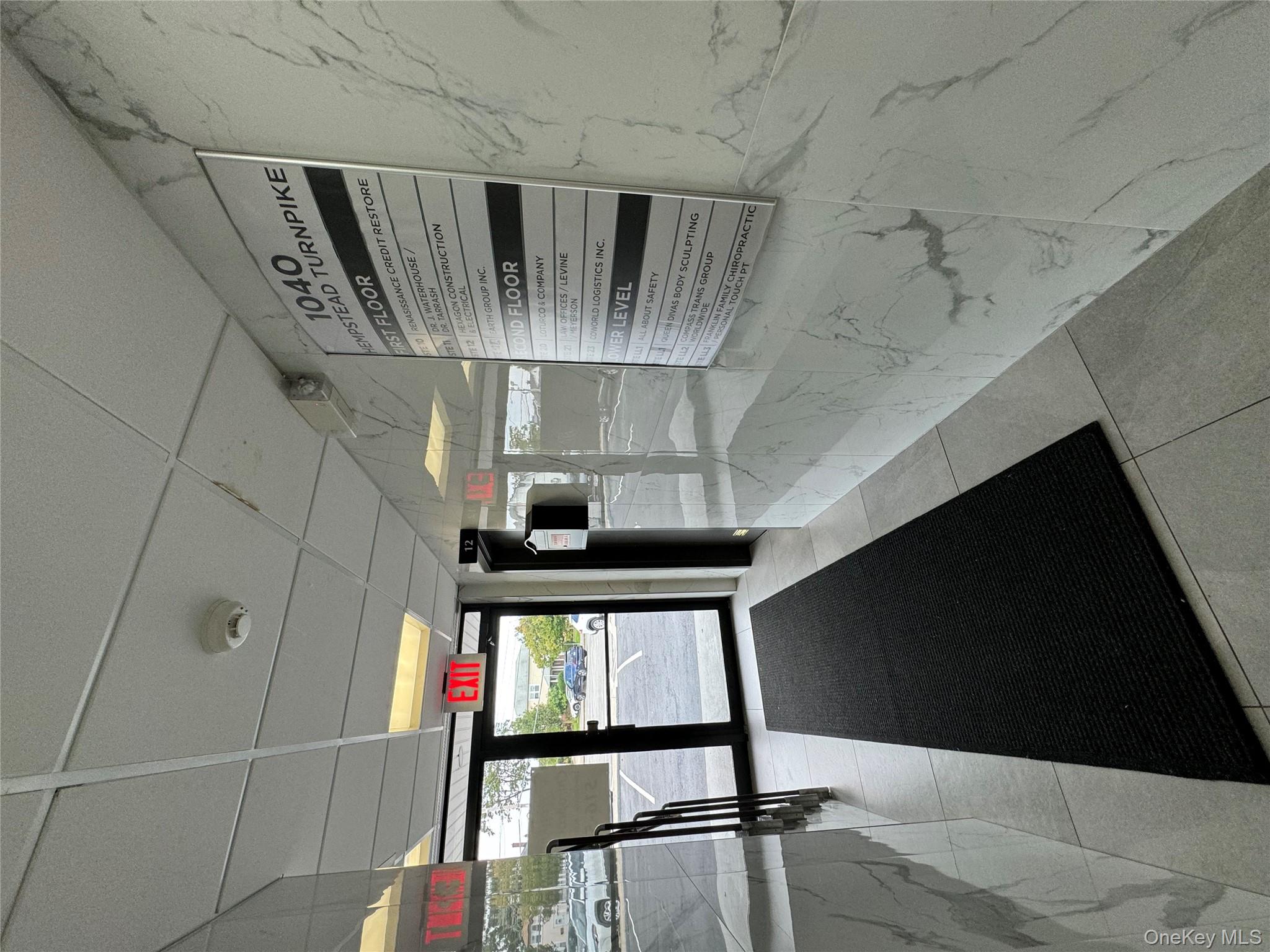 #3 photo, 1040 Hempstead, ナッソー郡 Franklin Square , NY 11010