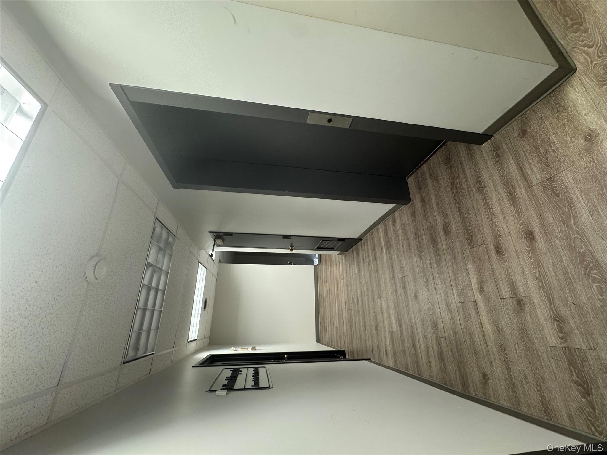 #4 photo, 1040 Hempstead, ナッソー郡 Franklin Square , NY 11010