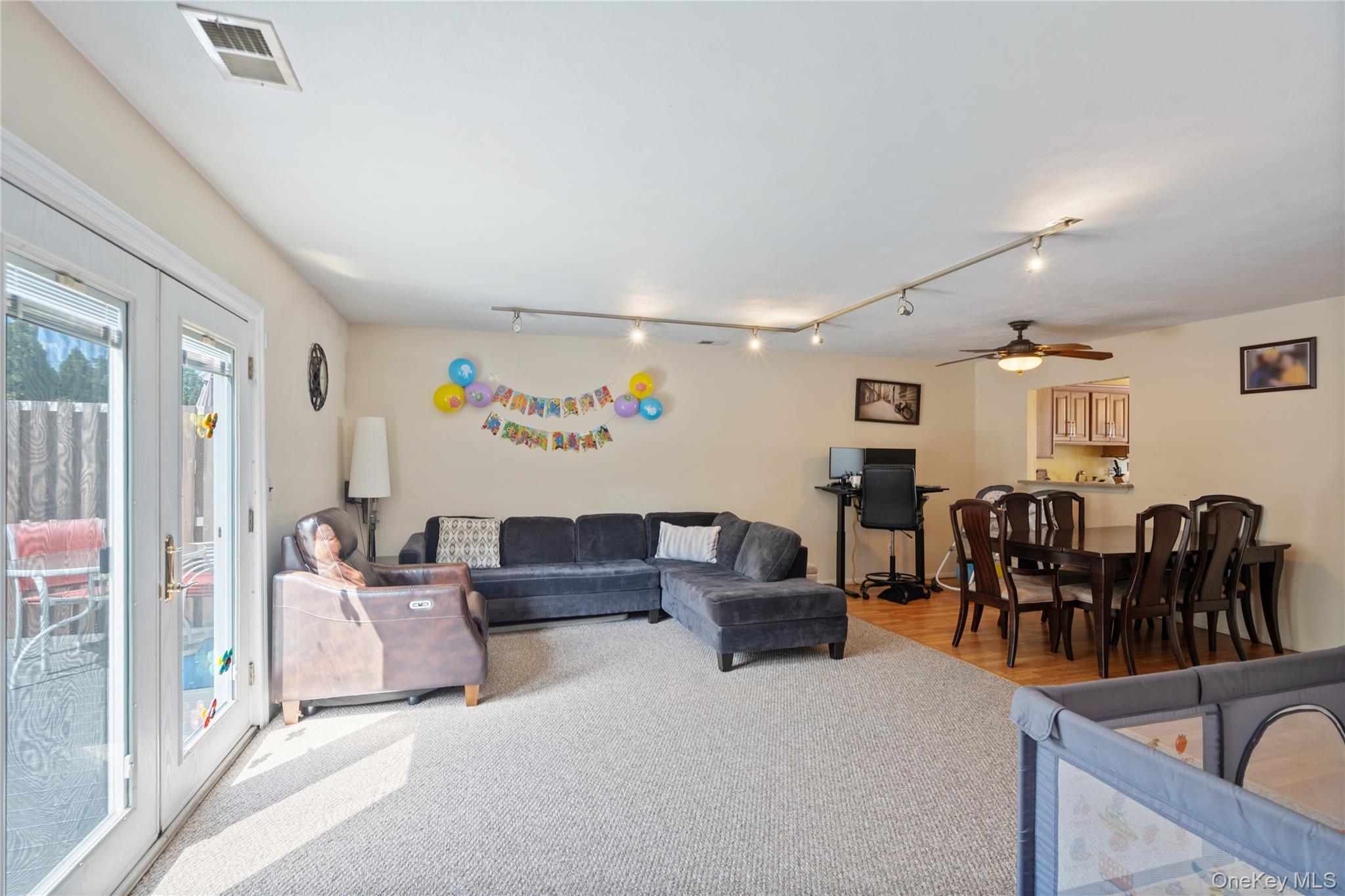 #11 photo, 37 Stratford Green, ナッソー郡 Farmingdale , NY 11735