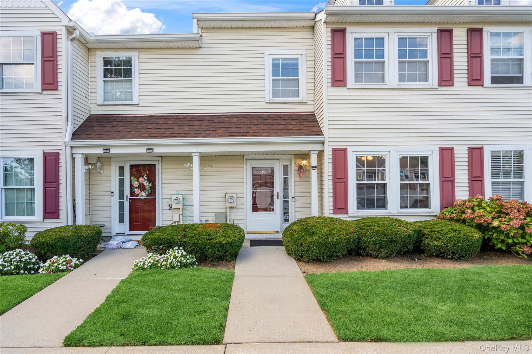 #3 photo, 37 Stratford Green, ナッソー郡 Farmingdale , NY 11735