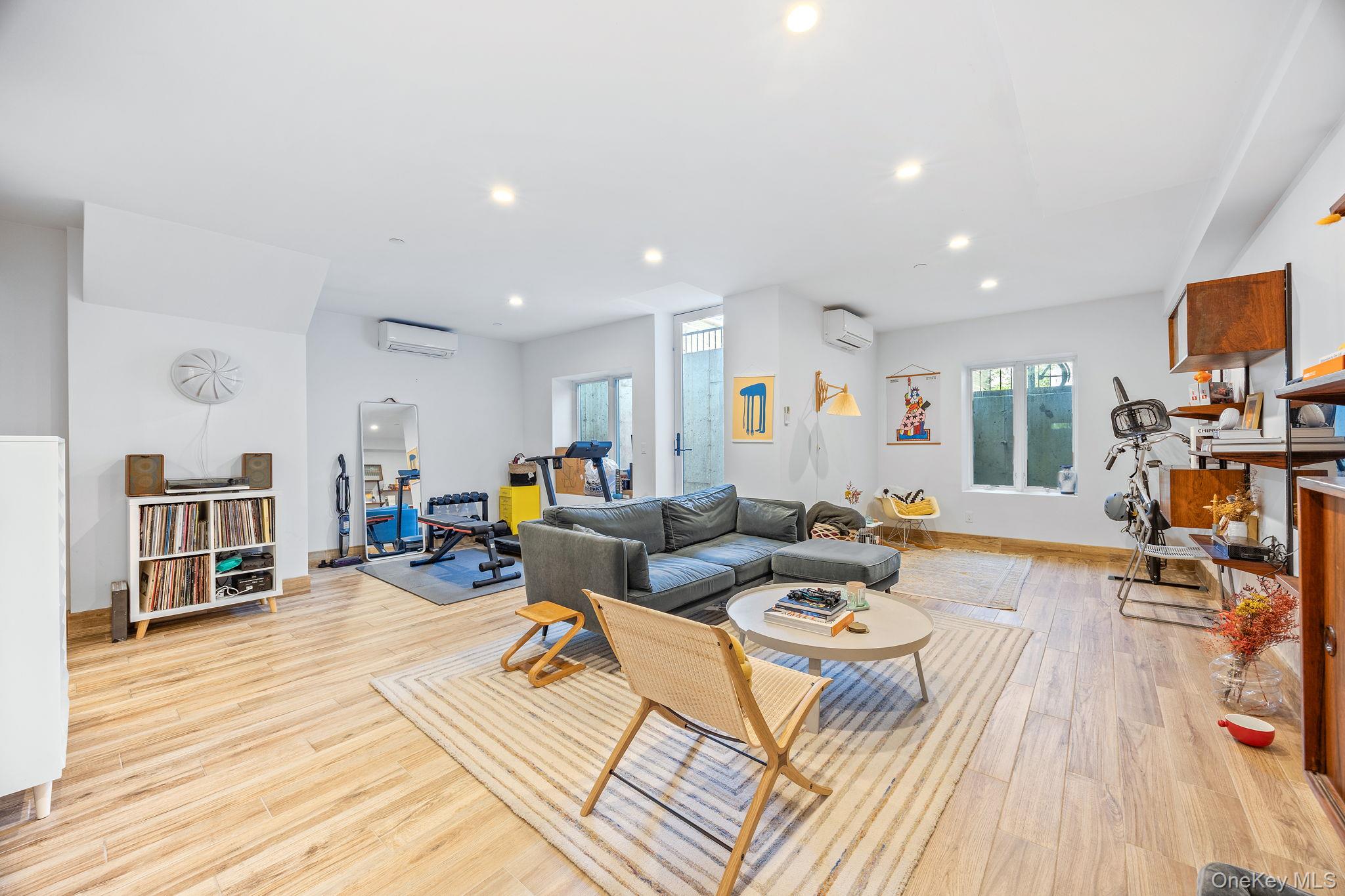 #13 photo, 305 Sumpter Street, ブルックリン区 Brooklyn , NY 11233