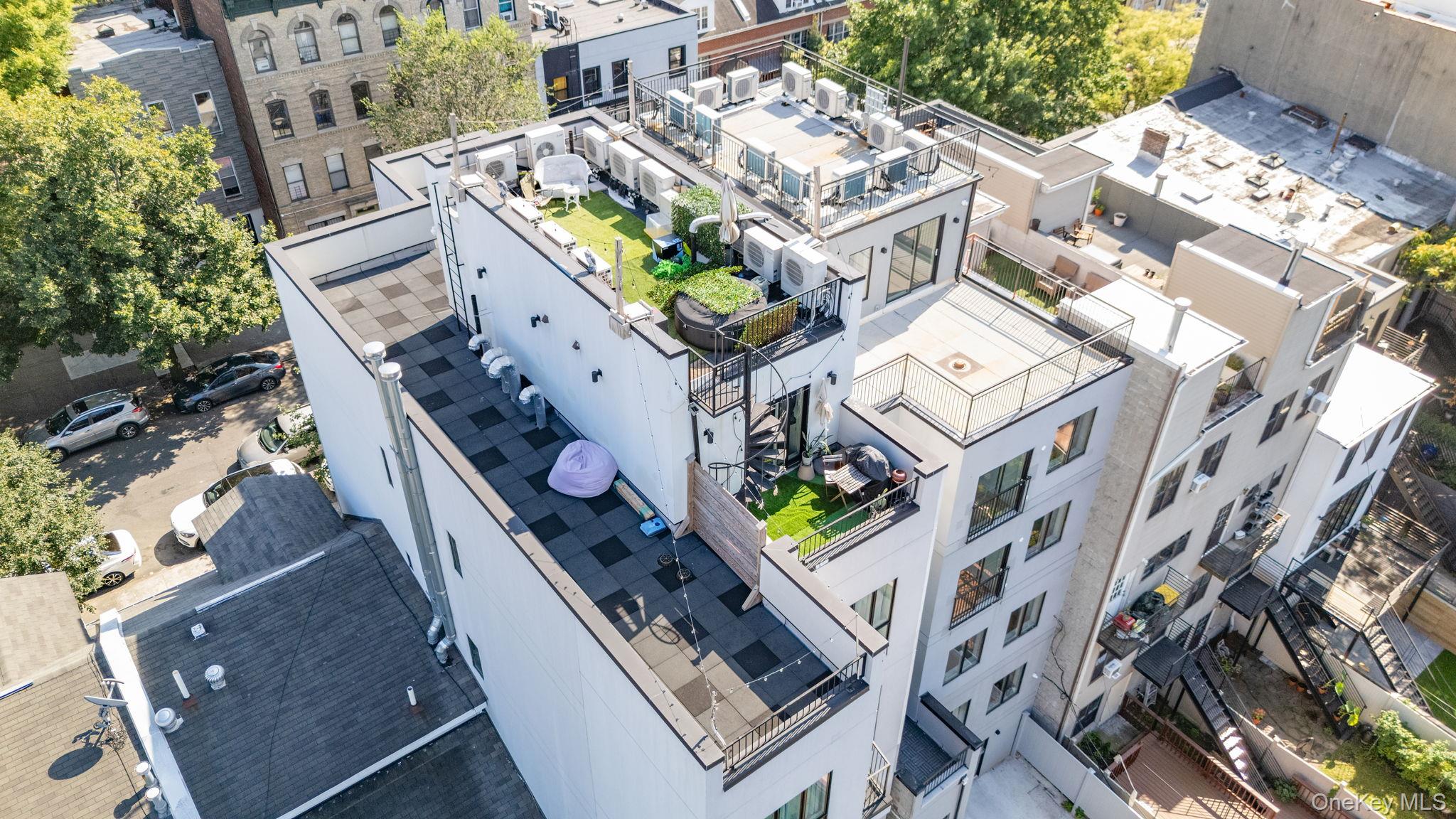 #4 photo, 305 Sumpter Street, ブルックリン区 Brooklyn , NY 11233