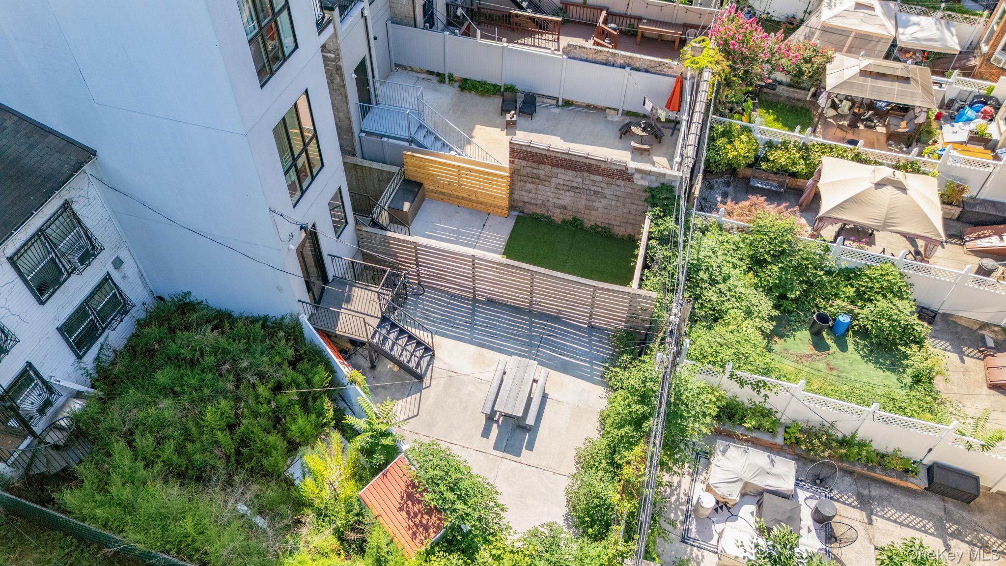 #5 photo, 305 Sumpter Street, ブルックリン区 Brooklyn , NY 11233