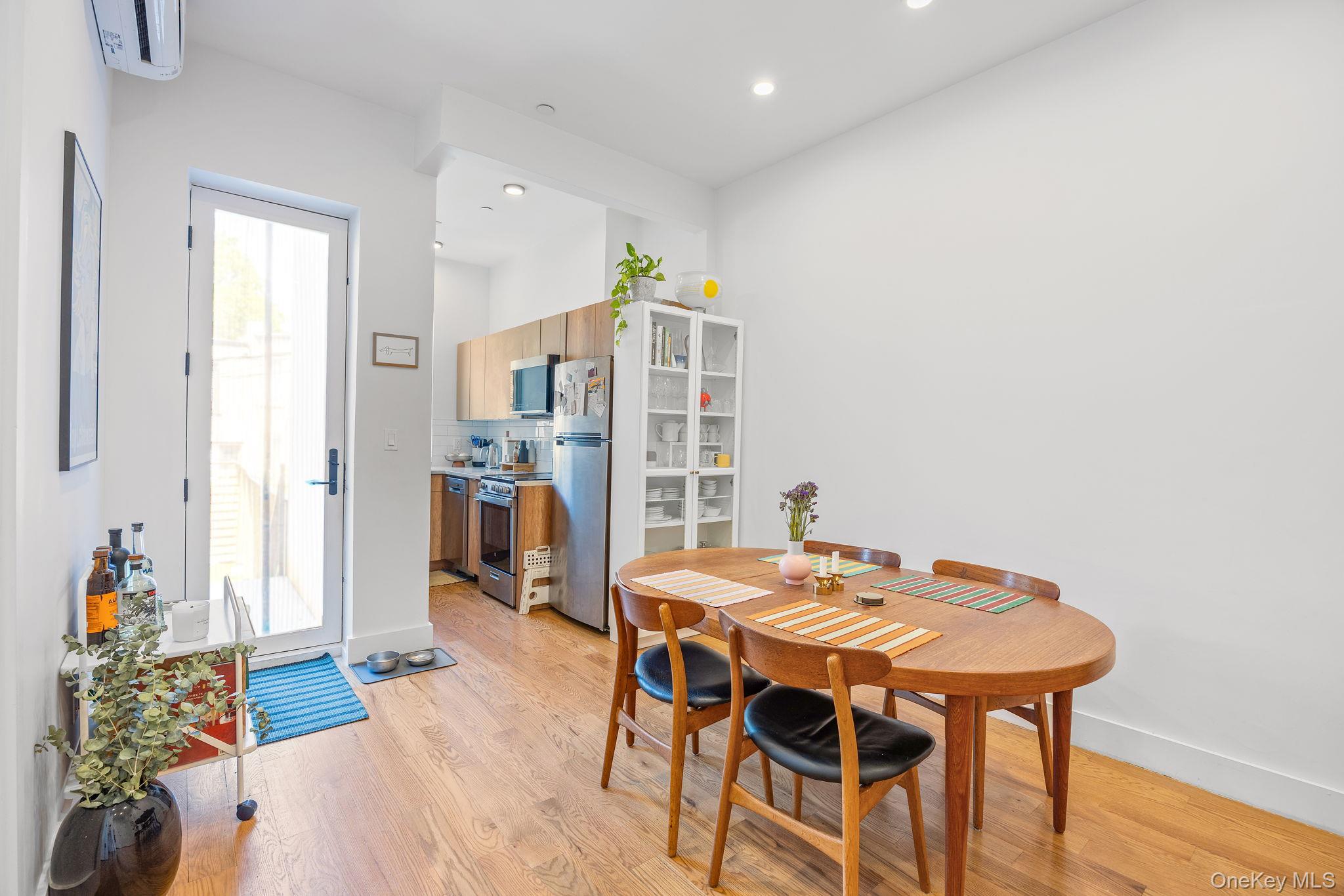 #7 photo, 305 Sumpter Street, ブルックリン区 Brooklyn , NY 11233