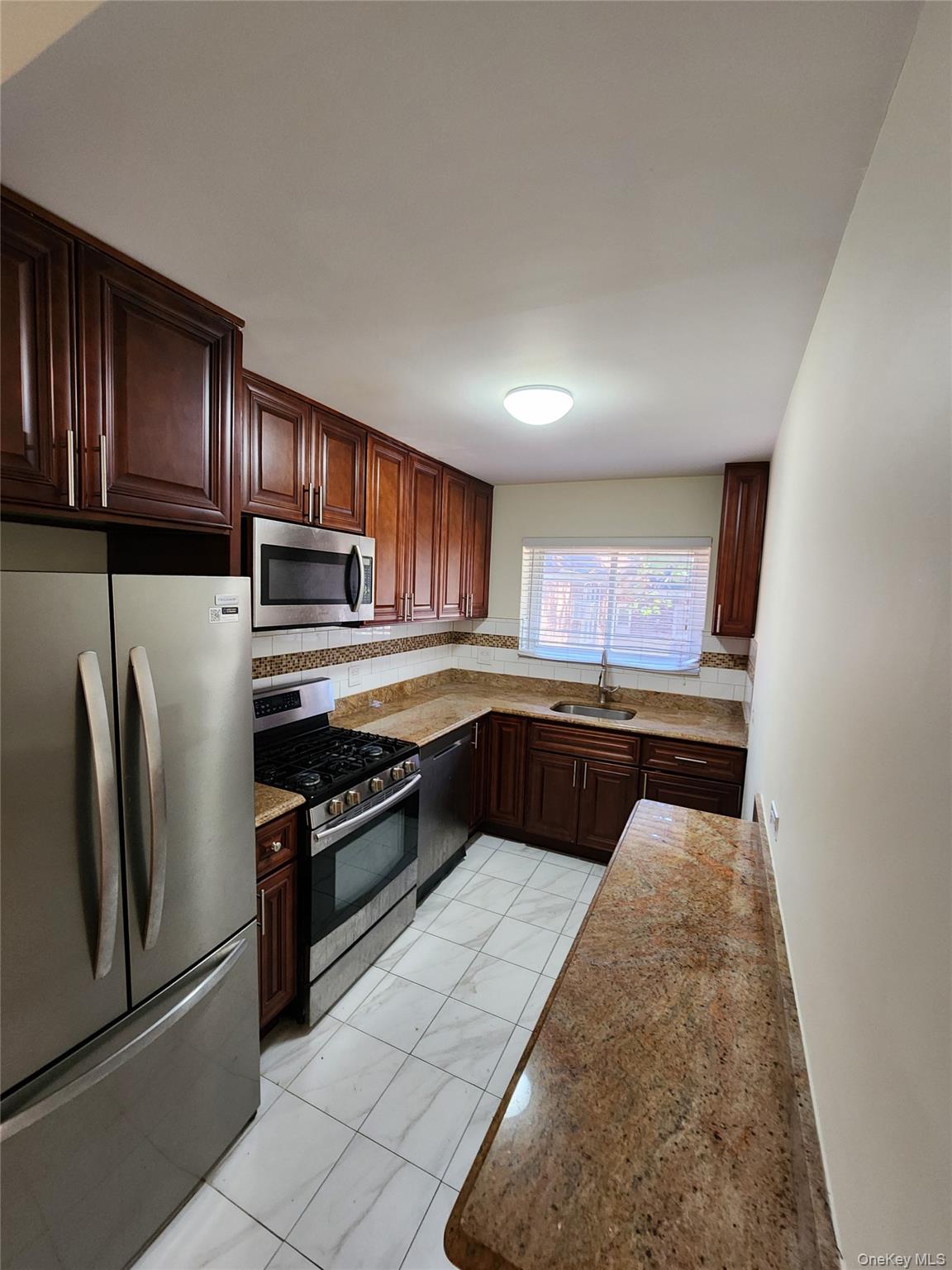 #3 photo, 144-41 76 Avenue Avenue, クイーンズ区 Kew Garden Hills , NY 11367