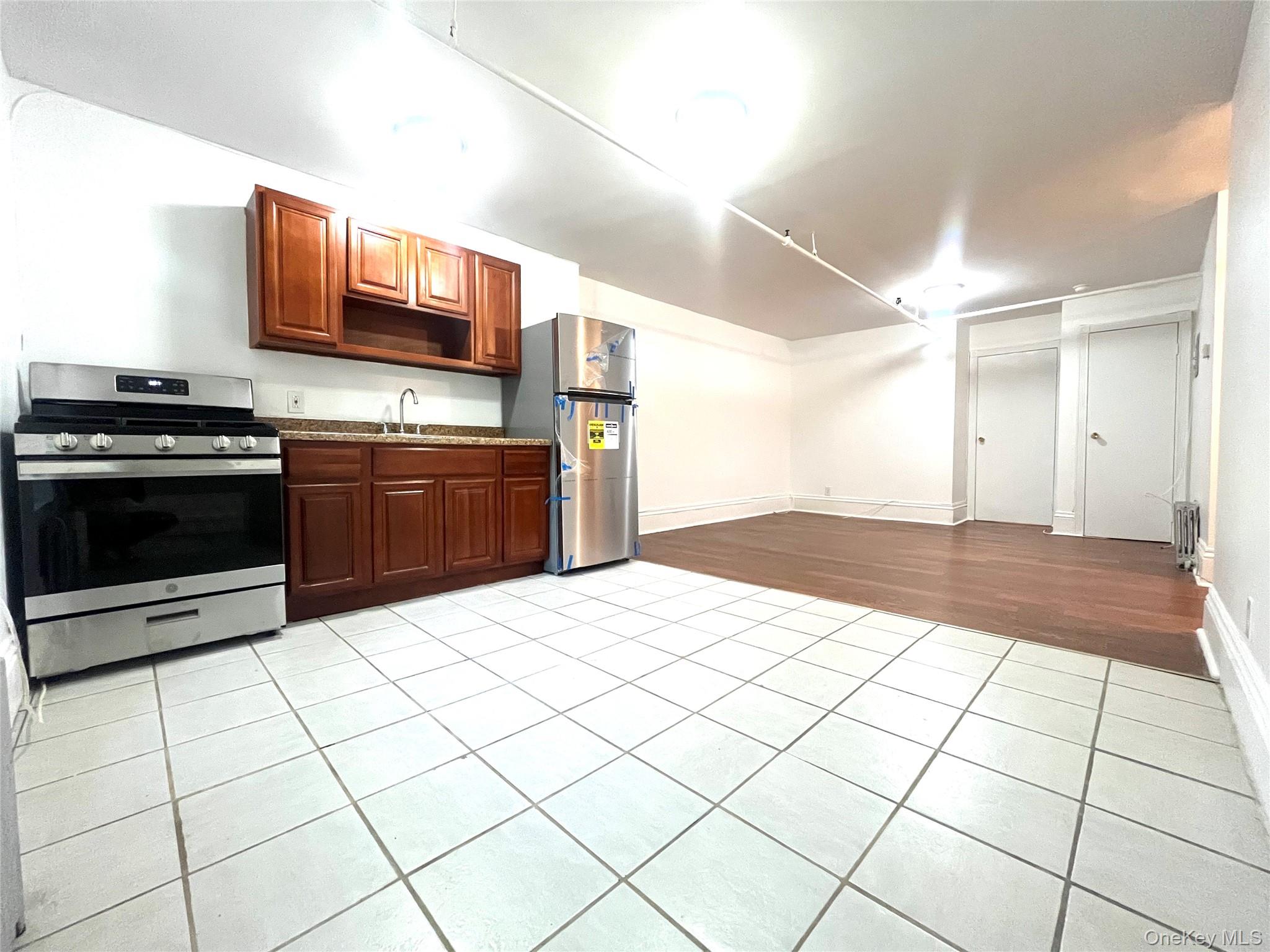 #7 photo, 911 Greene Avenue, ブルックリン区 Brooklyn , NY 11221