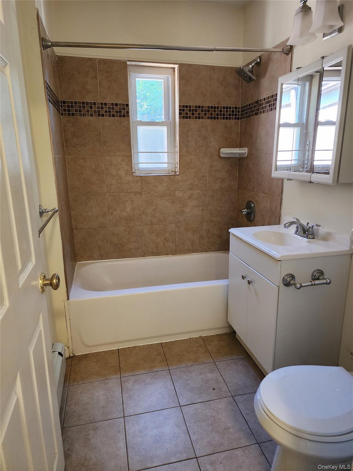 #7 photo, 144-41 76 Avenue, クイーンズ区 Kew Garden Hills , NY 11367