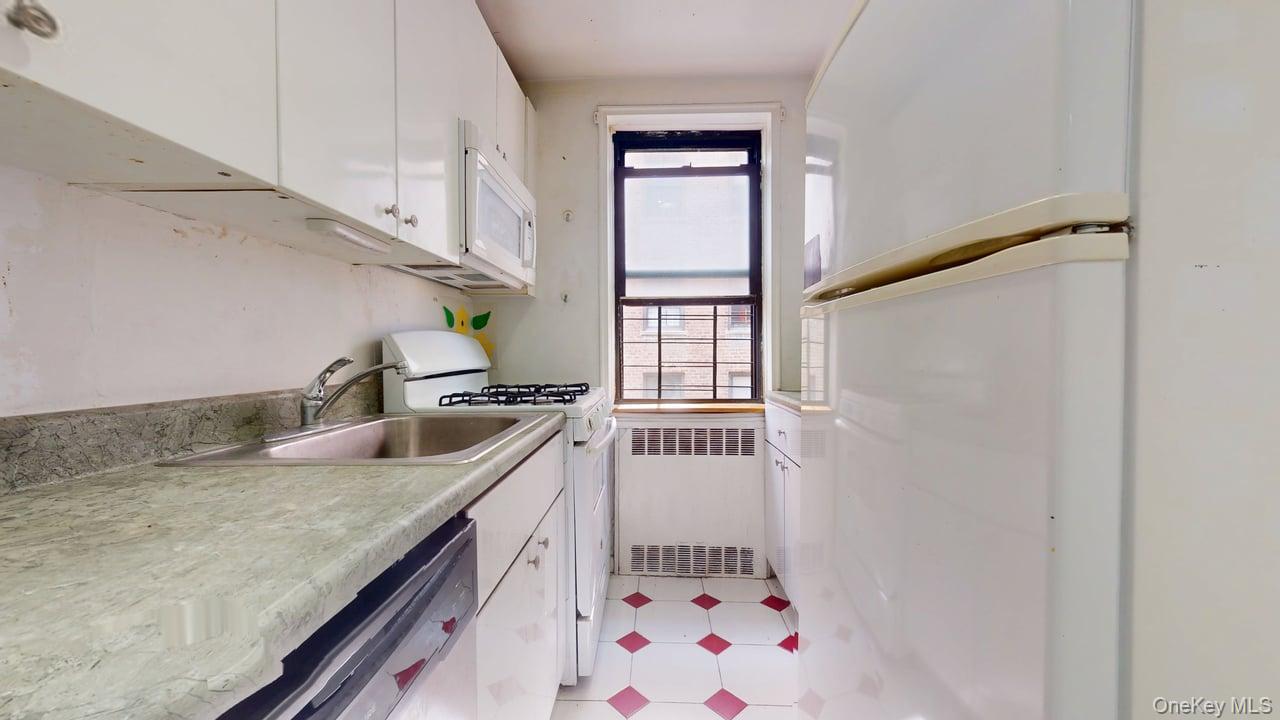 #11 photo, 102-18 64th Avenue, クイーンズ区 Forest Hills , NY 11375