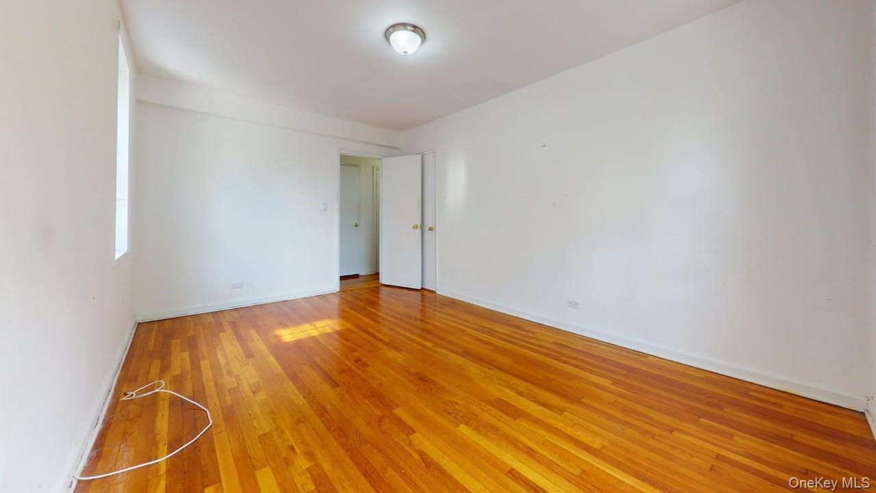 #17 photo, 102-18 64th Avenue, クイーンズ区 Forest Hills , NY 11375