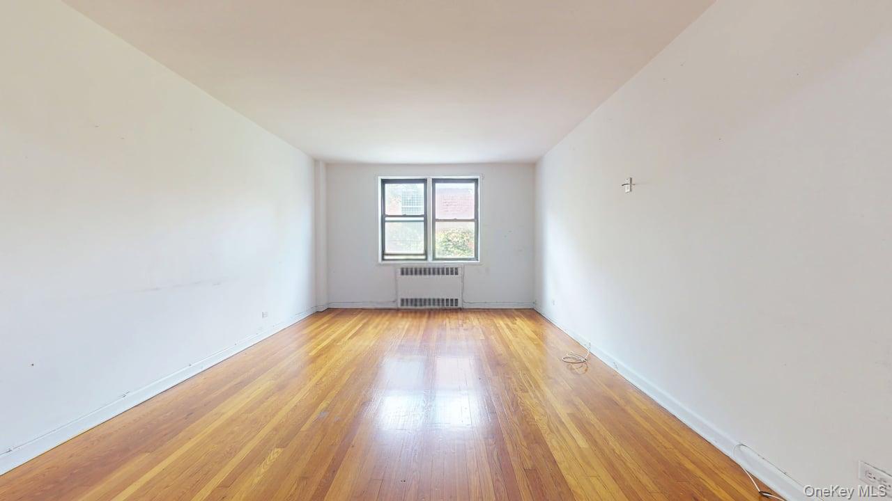 #4 photo, 102-18 64th Avenue, クイーンズ区 Forest Hills , NY 11375