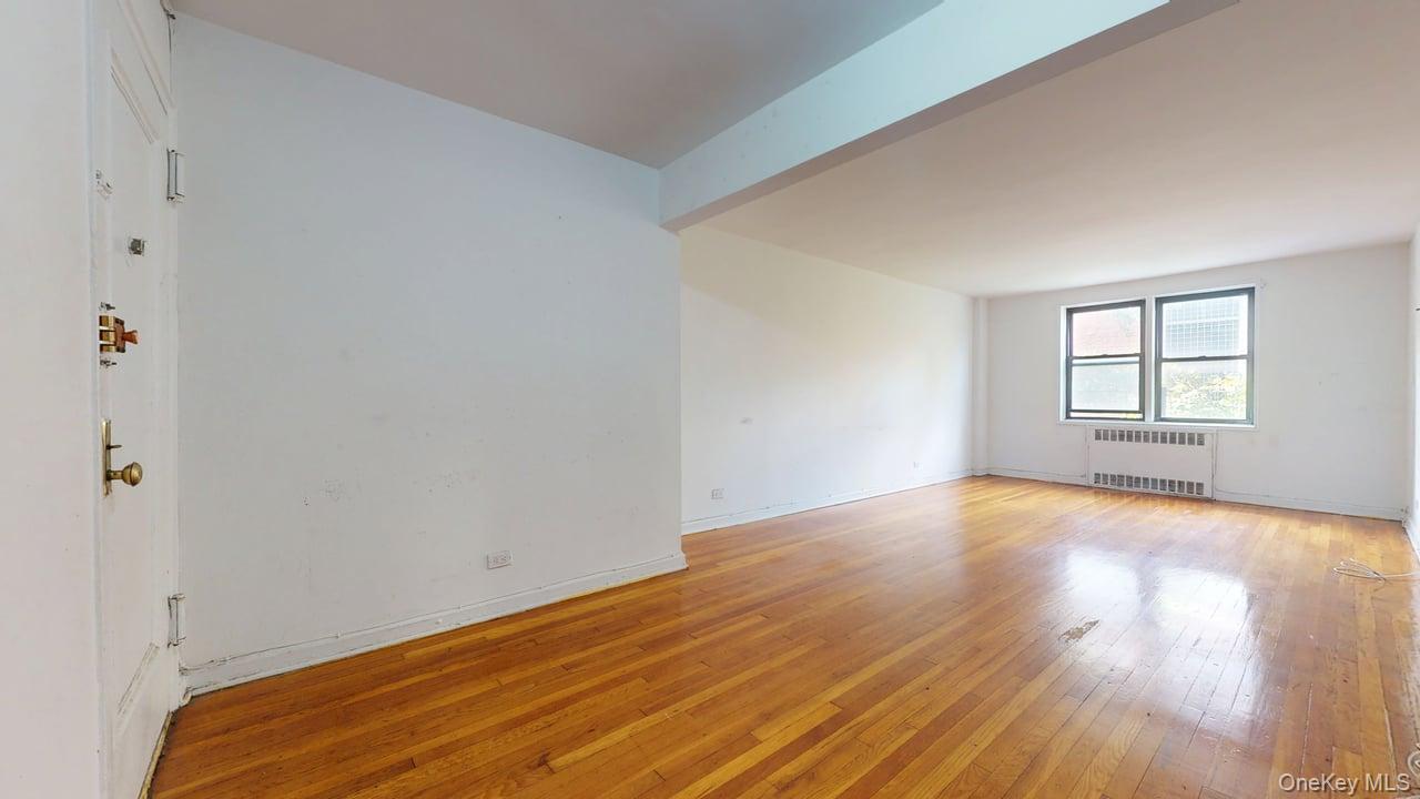 #5 photo, 102-18 64th Avenue, クイーンズ区 Forest Hills , NY 11375