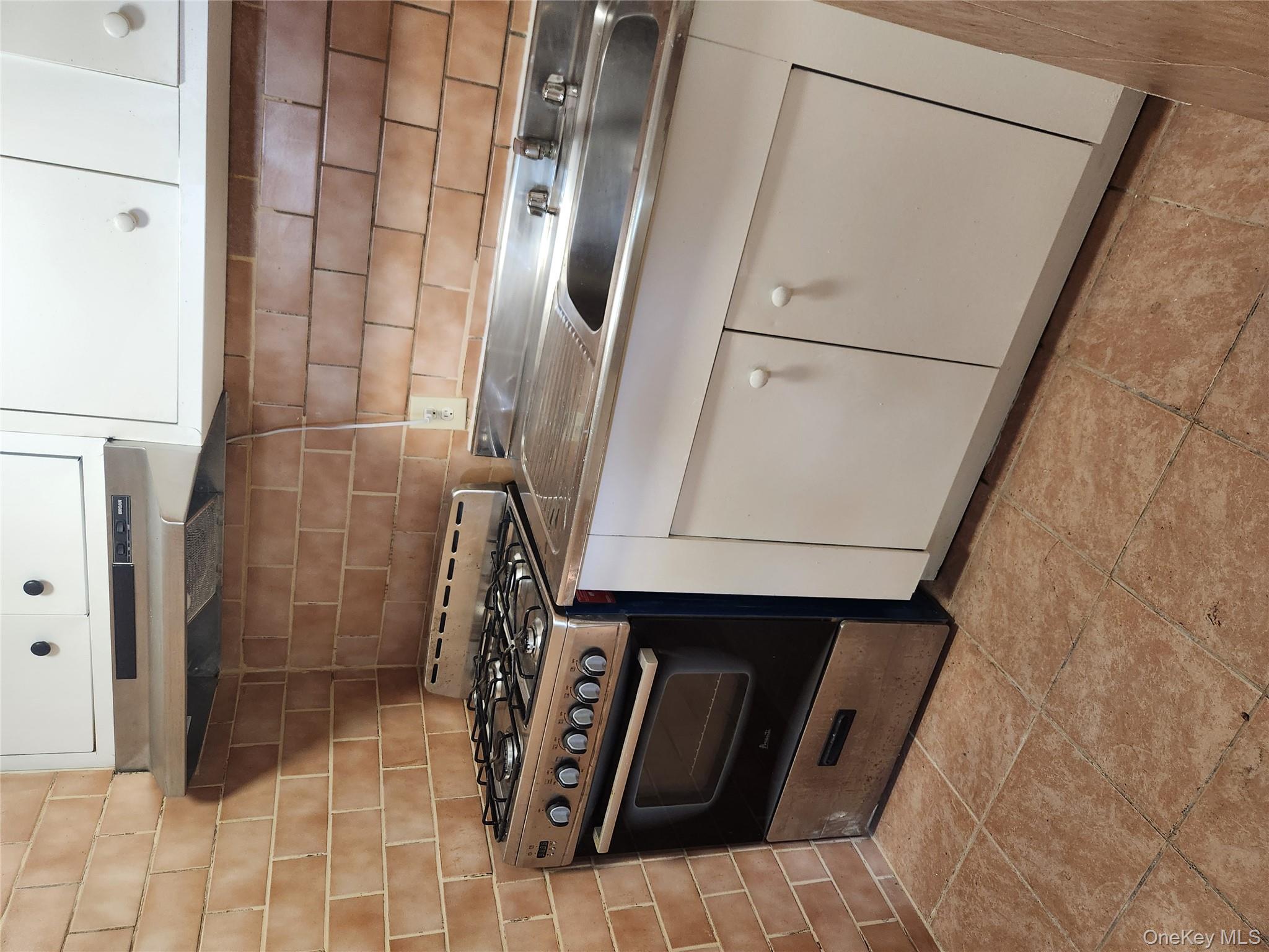 #1 photo, 94-19 40th Rd, 皇后区 艾姆赫斯特 Elmhurst , NY 11373