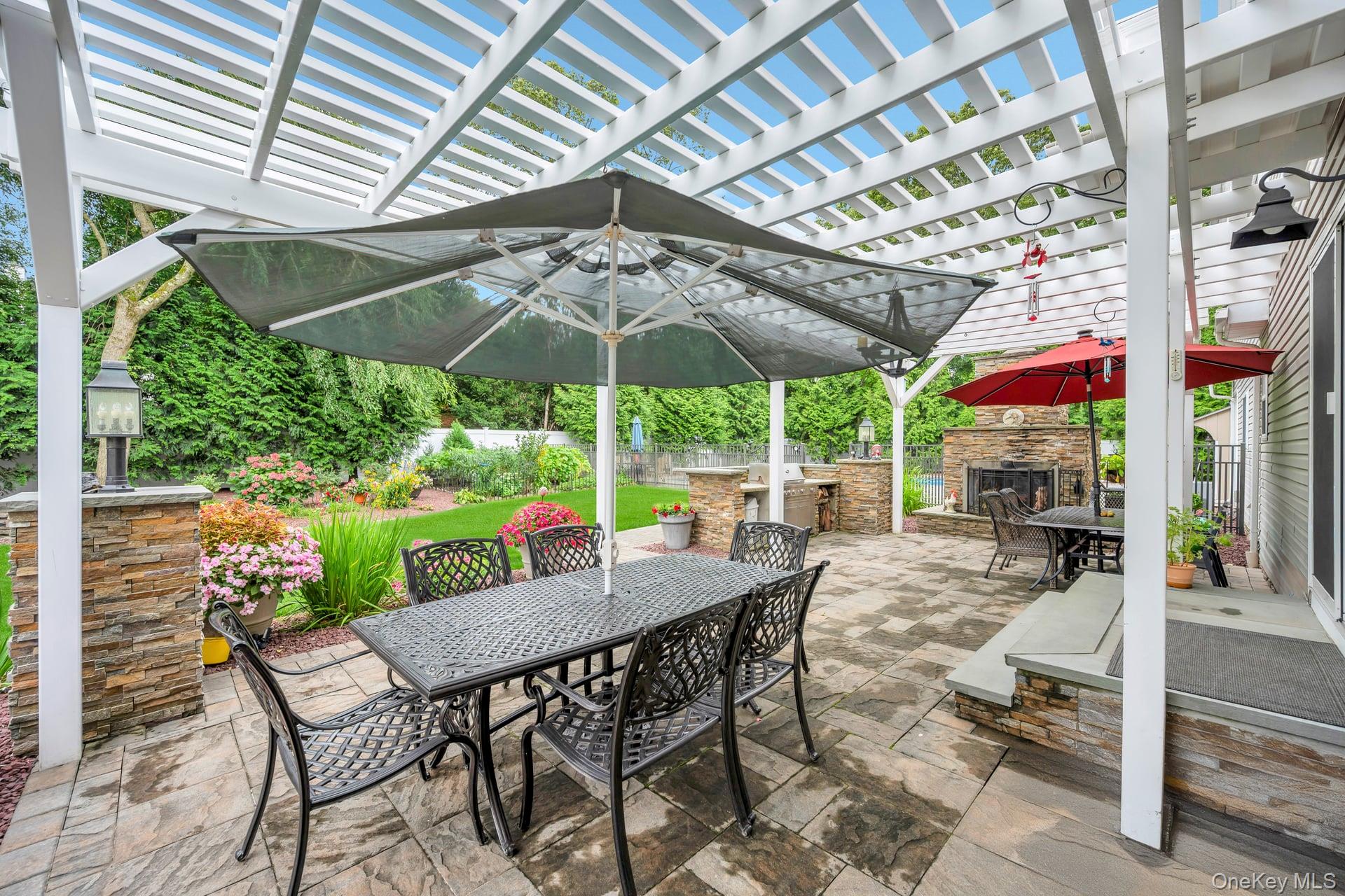 #11 photo, 4 Vera Court, サフォーク郡 Centereach , NY 11720