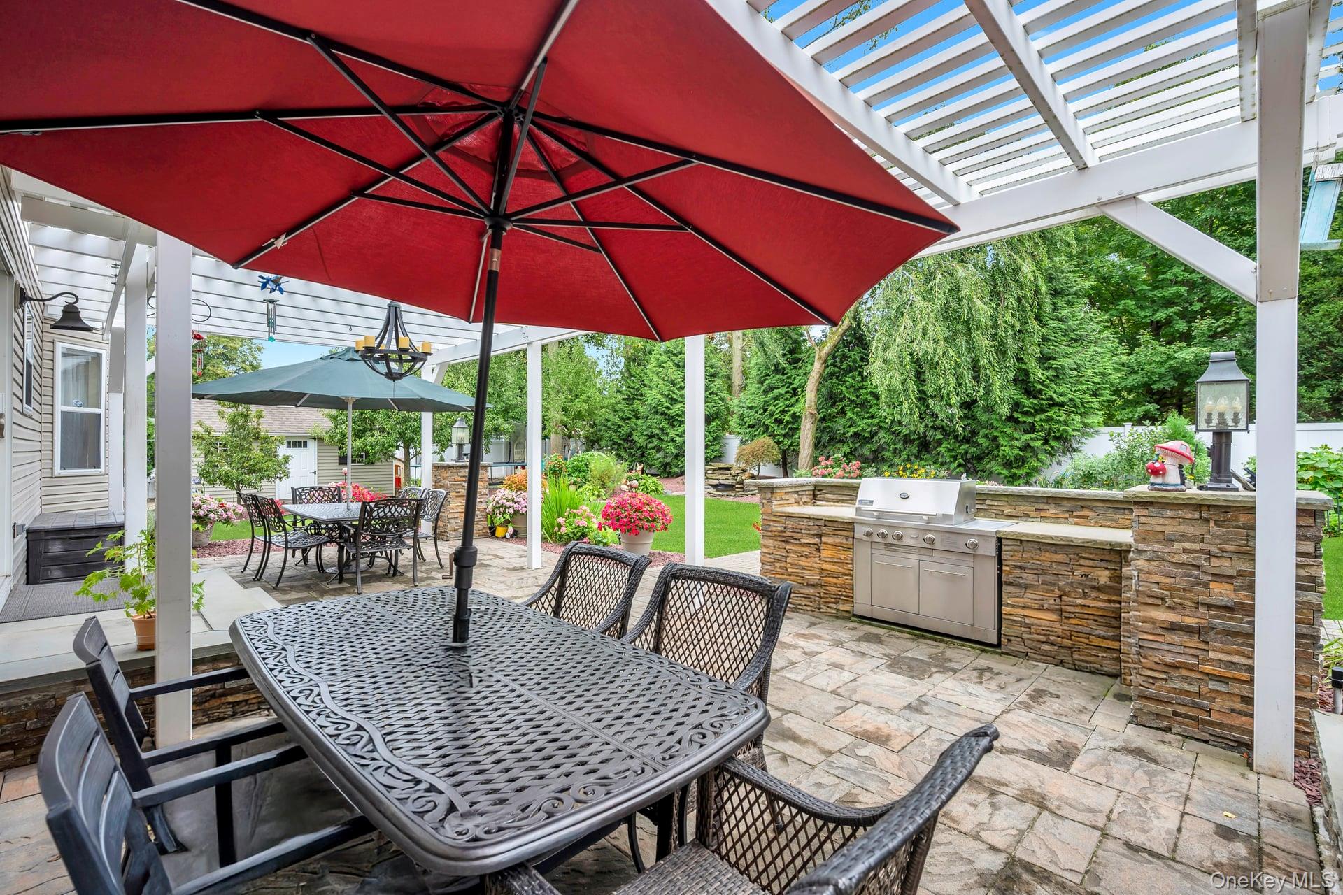 #12 photo, 4 Vera Court, サフォーク郡 Centereach , NY 11720