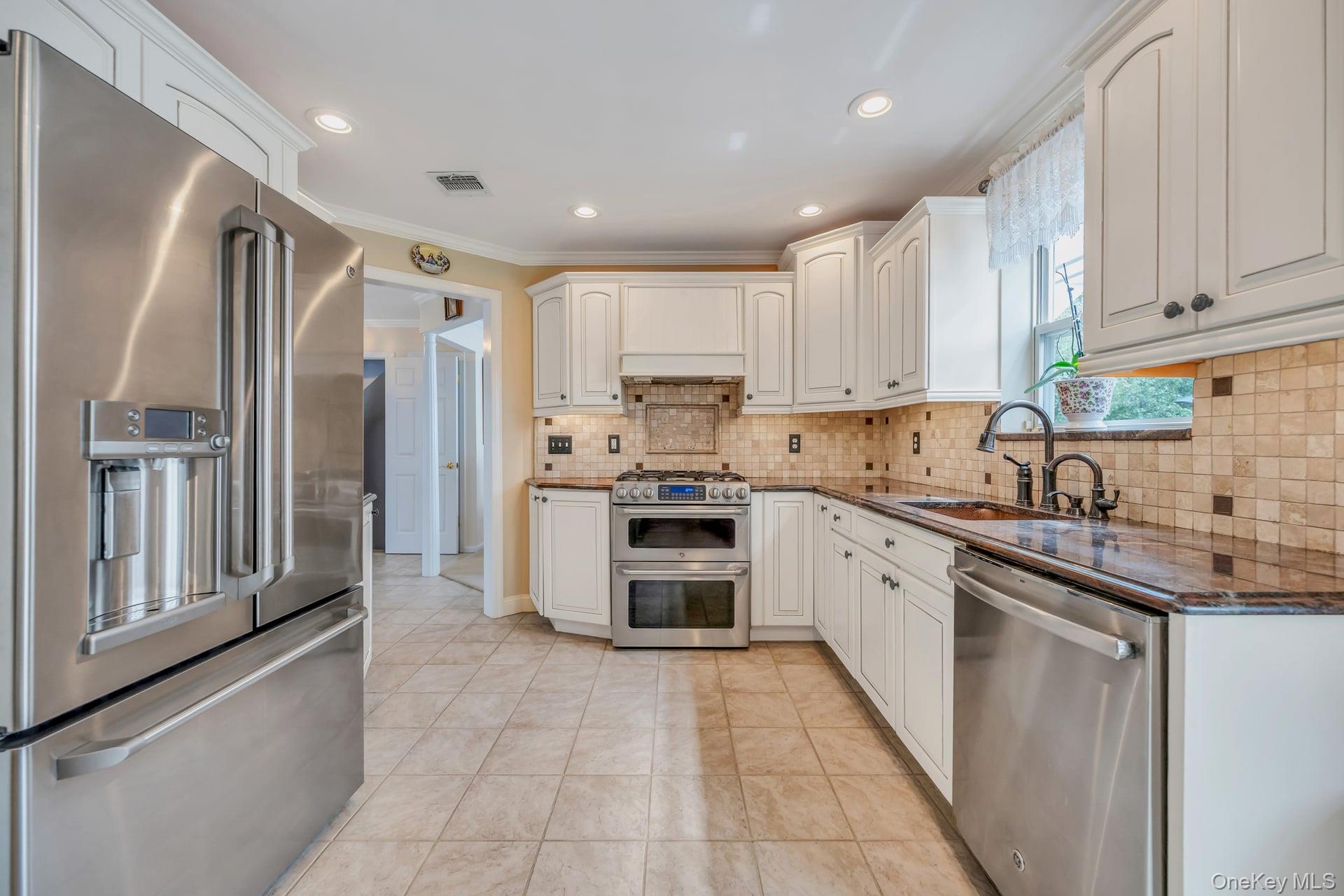 #18 photo, 4 Vera Court, サフォーク郡 Centereach , NY 11720